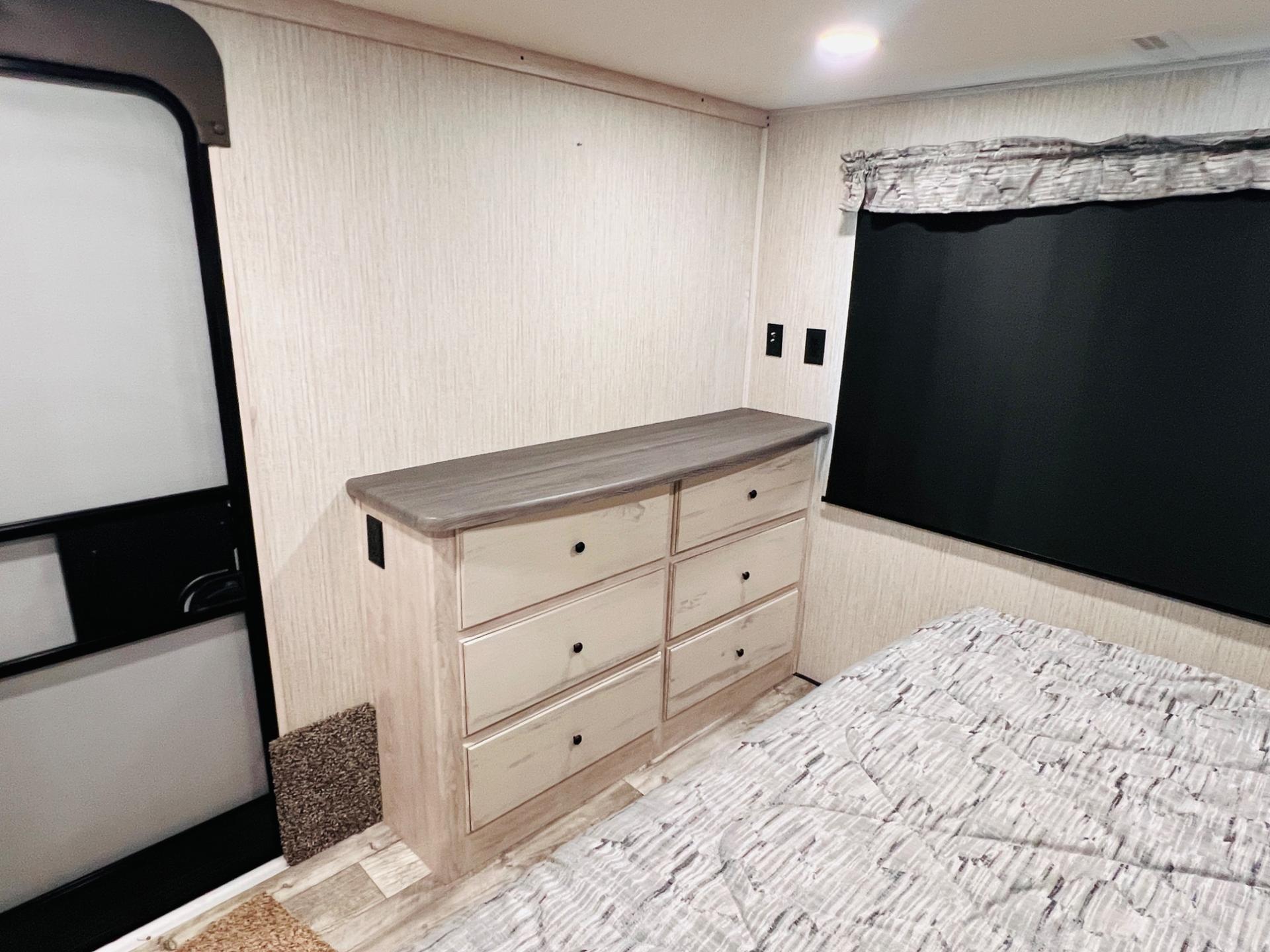 2022 Forest River 2022 Forest River Sierra Destination Trailers - thumbnail 41
