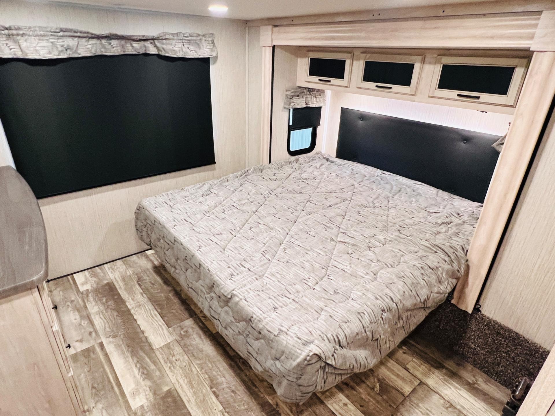 2022 Forest River 2022 Forest River Sierra Destination Trailers - thumbnail 37