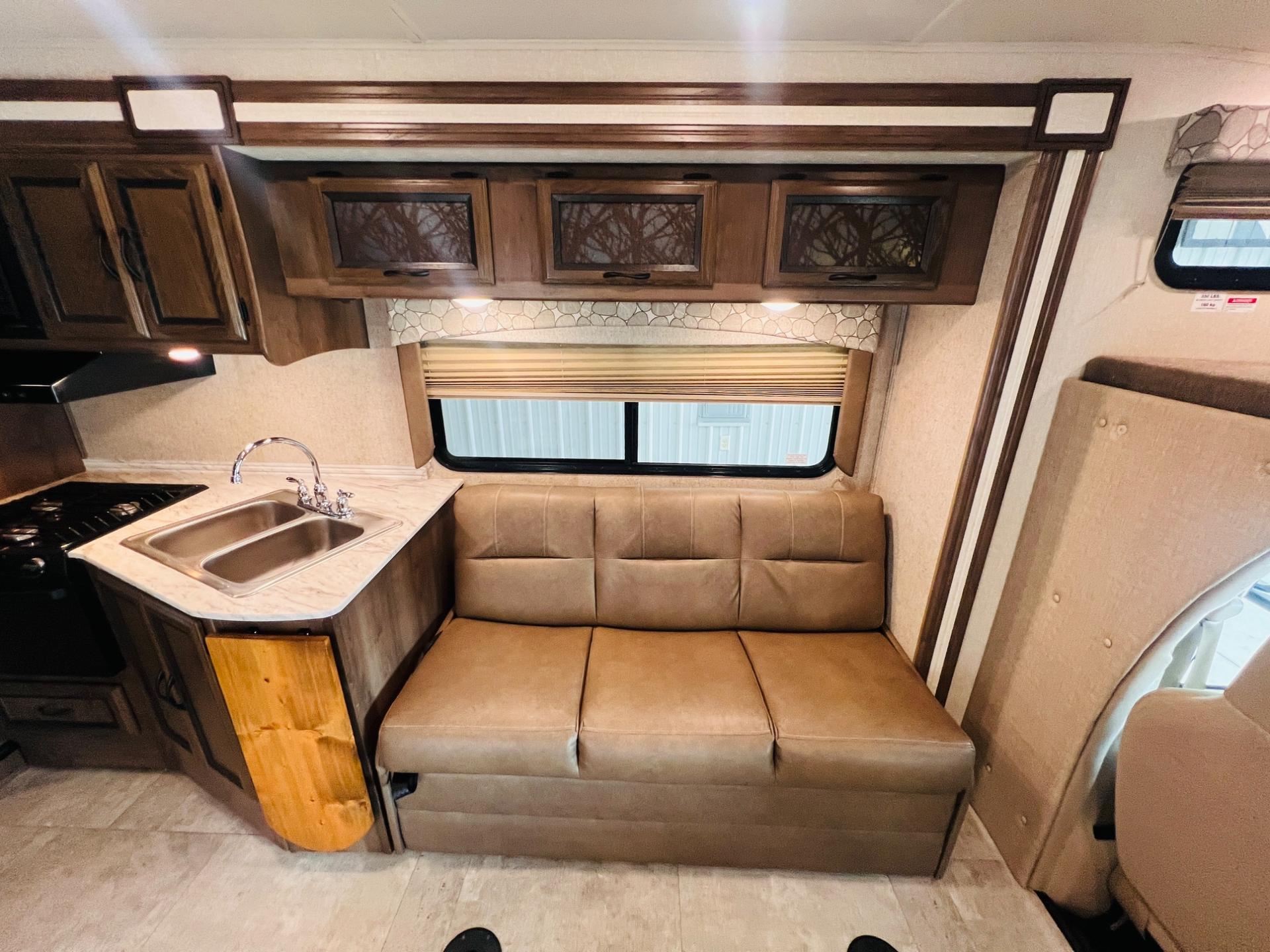 2019 Coachmen 2019 Coachmen Freelander - thumbnail 24