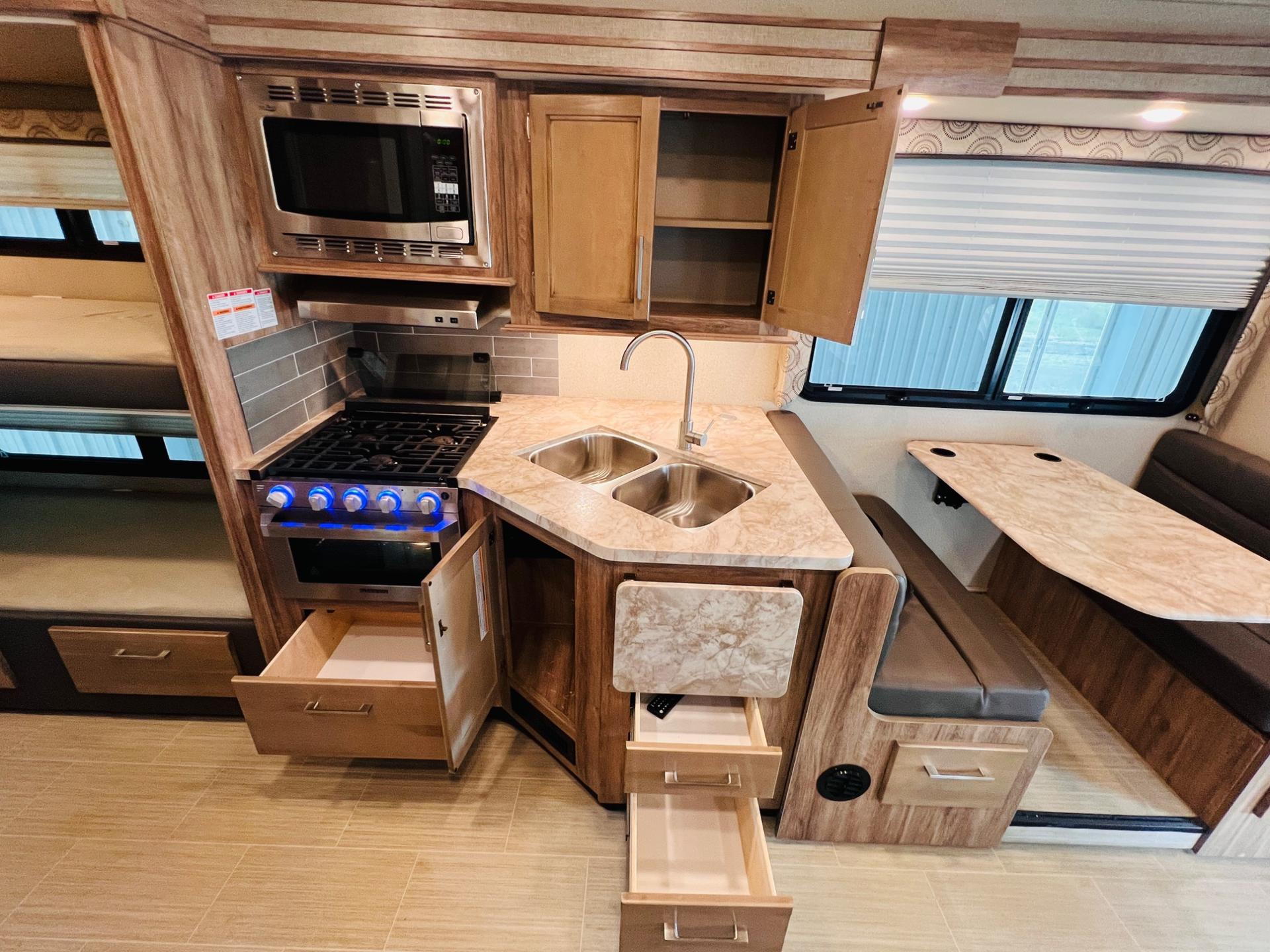 2020 Entegra Coach 2020 Entegra Coach Odyssey - thumbnail 37