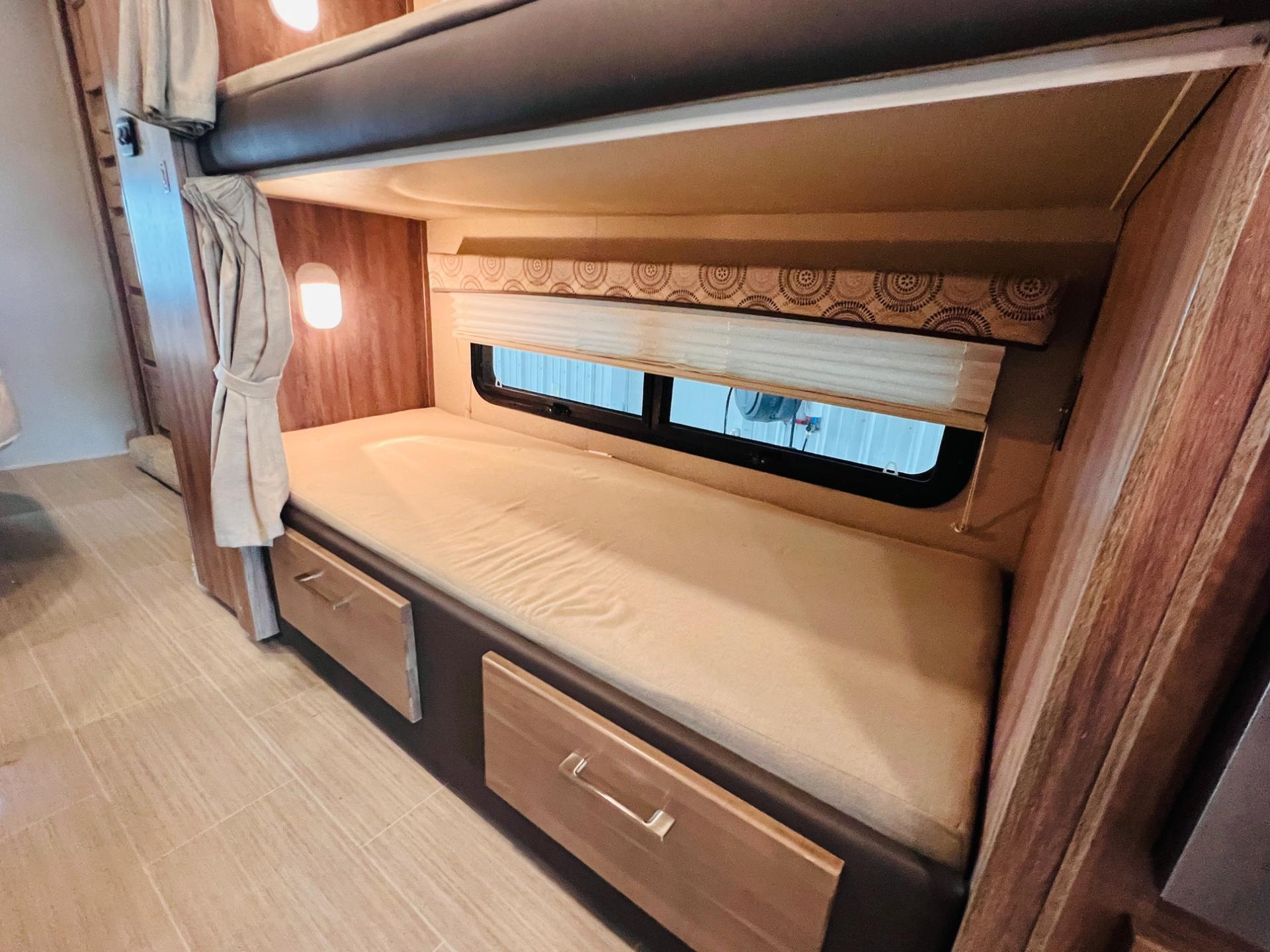 2020 Entegra Coach 2020 Entegra Coach Odyssey - thumbnail 41
