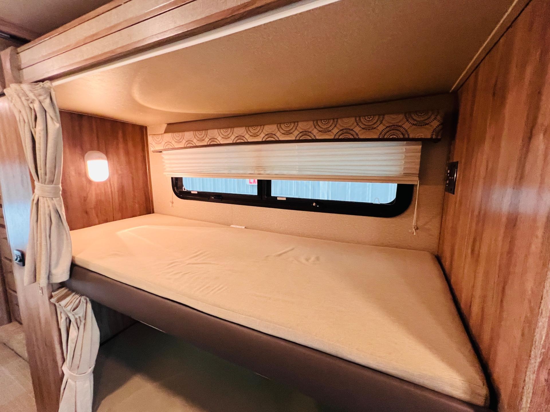 2020 Entegra Coach 2020 Entegra Coach Odyssey - thumbnail 42