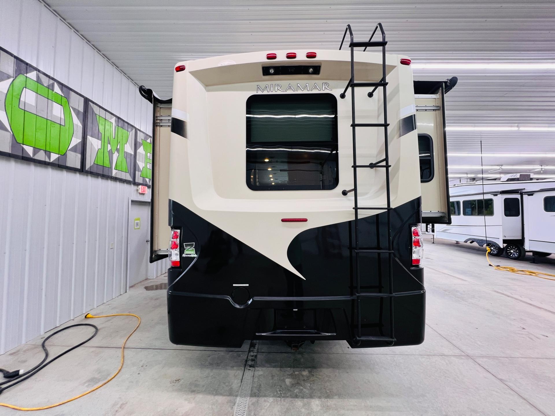 2016 Thor Motor Coach 2016 Thor Motor Coach Miramar - thumbnail 6