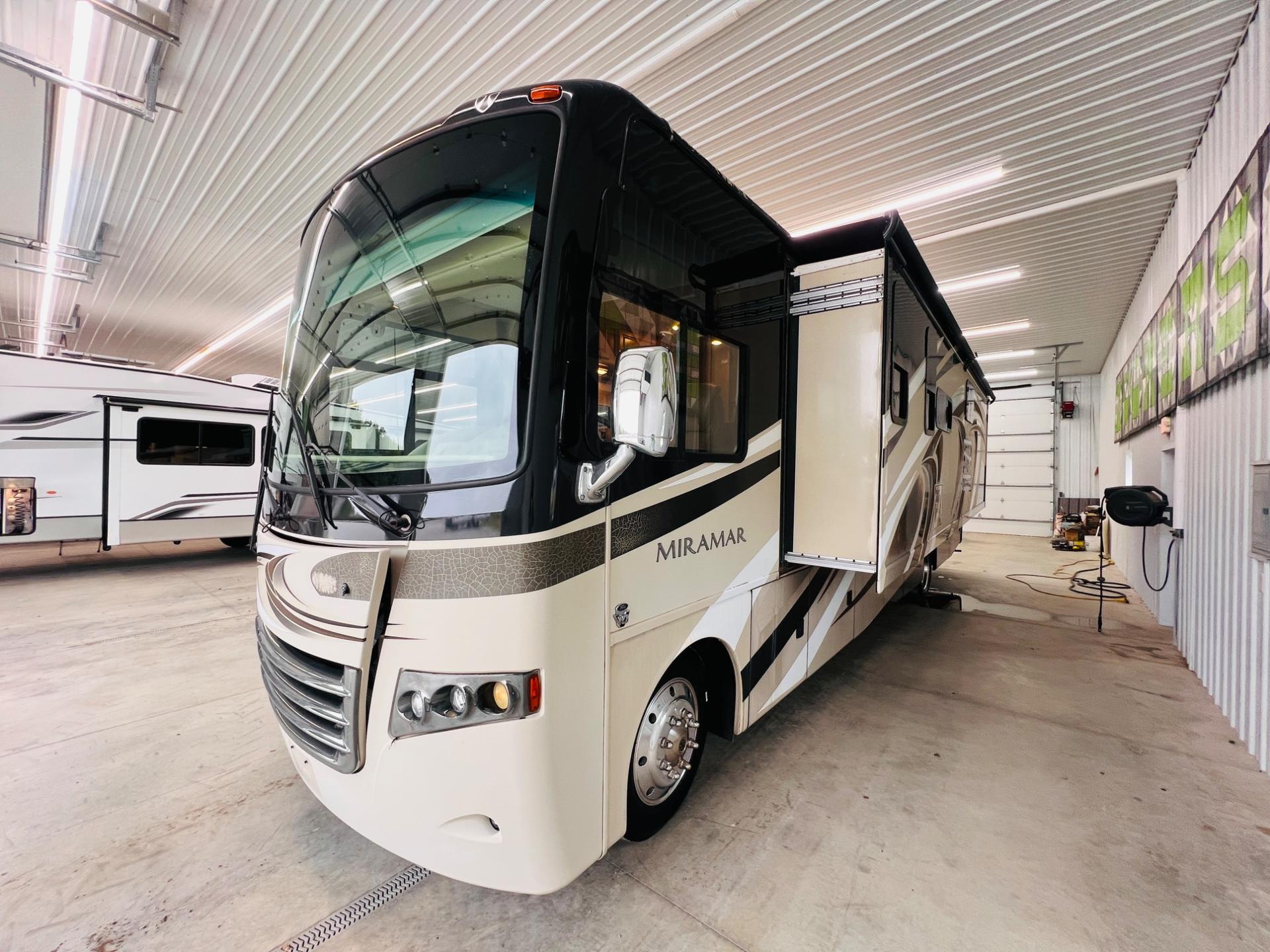 2016 Thor Motor Coach 2016 Thor Motor Coach Miramar - thumbnail 10