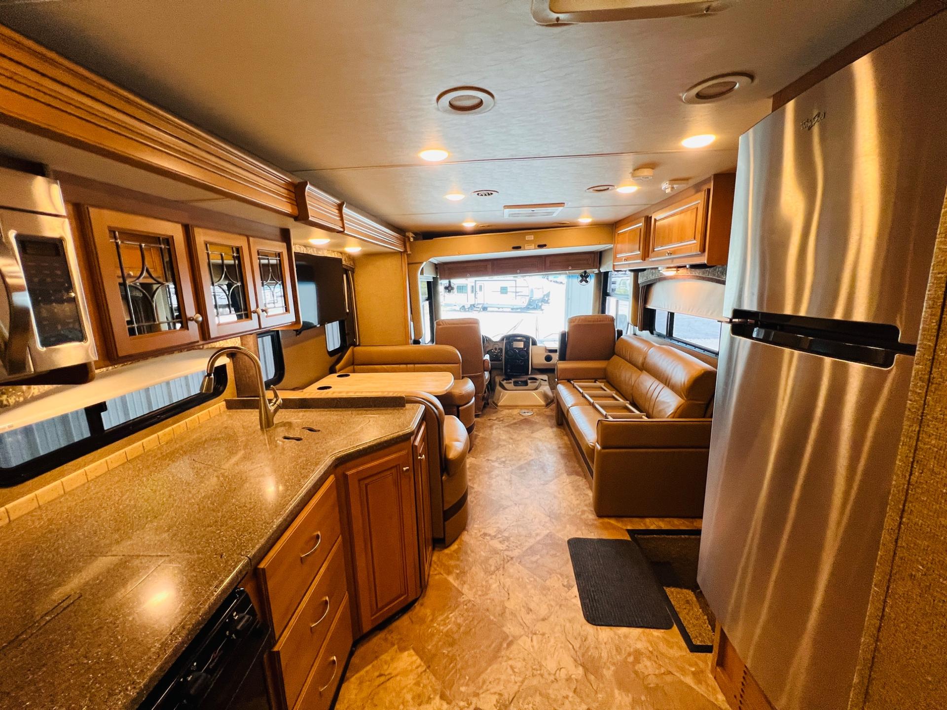 2016 Thor Motor Coach 2016 Thor Motor Coach Miramar - thumbnail 21