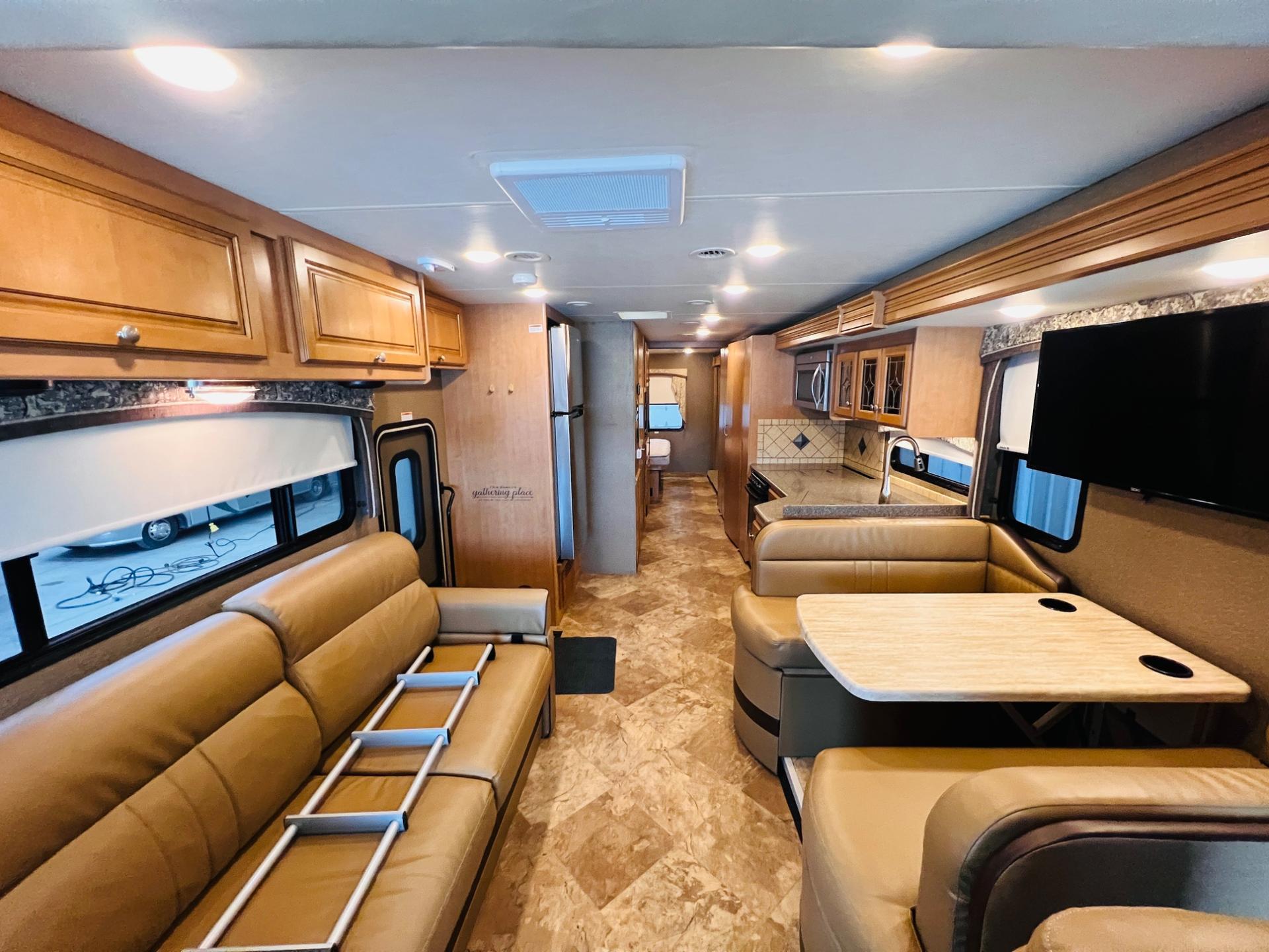 2016 Thor Motor Coach 2016 Thor Motor Coach Miramar - thumbnail 22