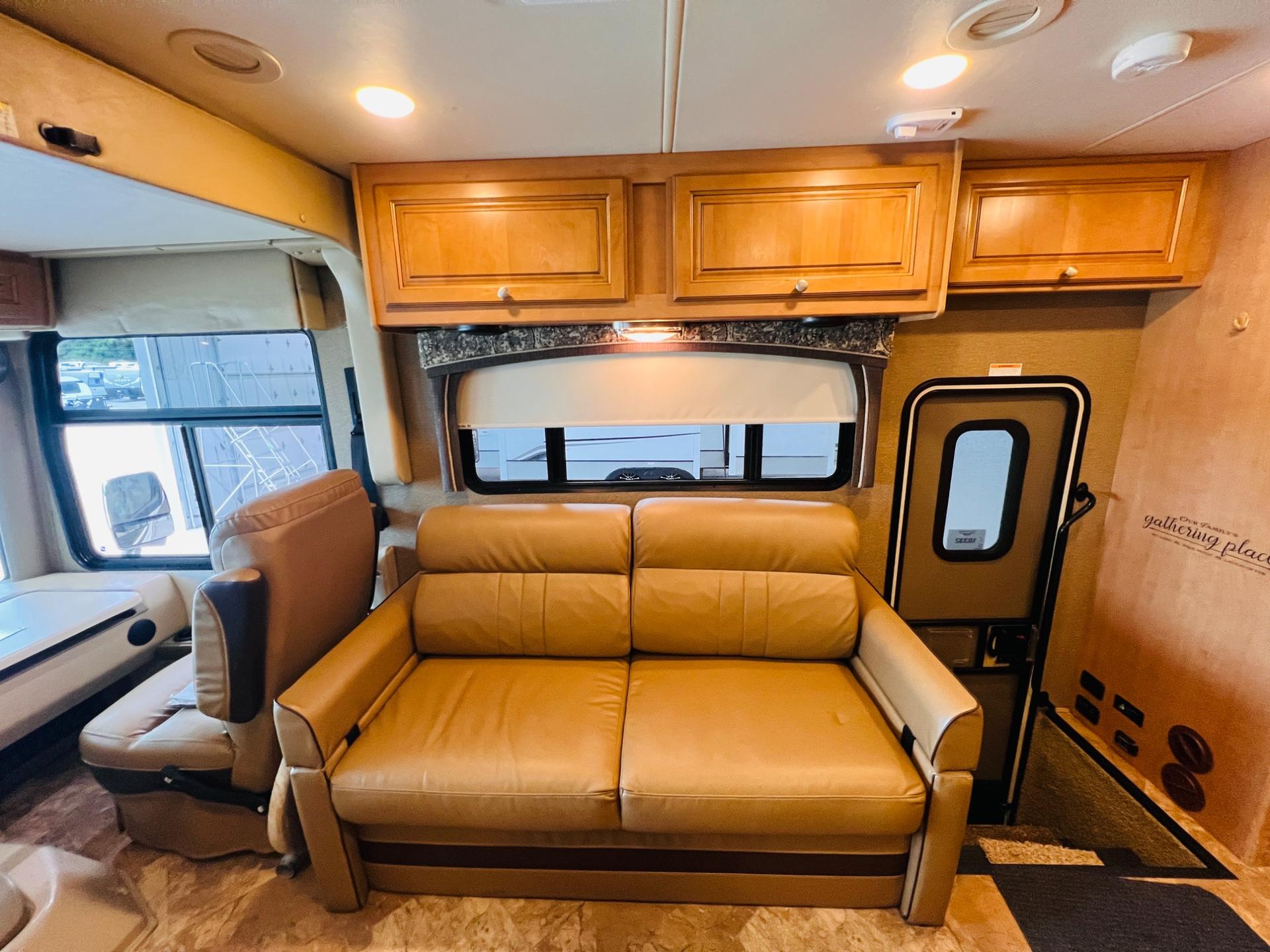 2016 Thor Motor Coach 2016 Thor Motor Coach Miramar - thumbnail 31