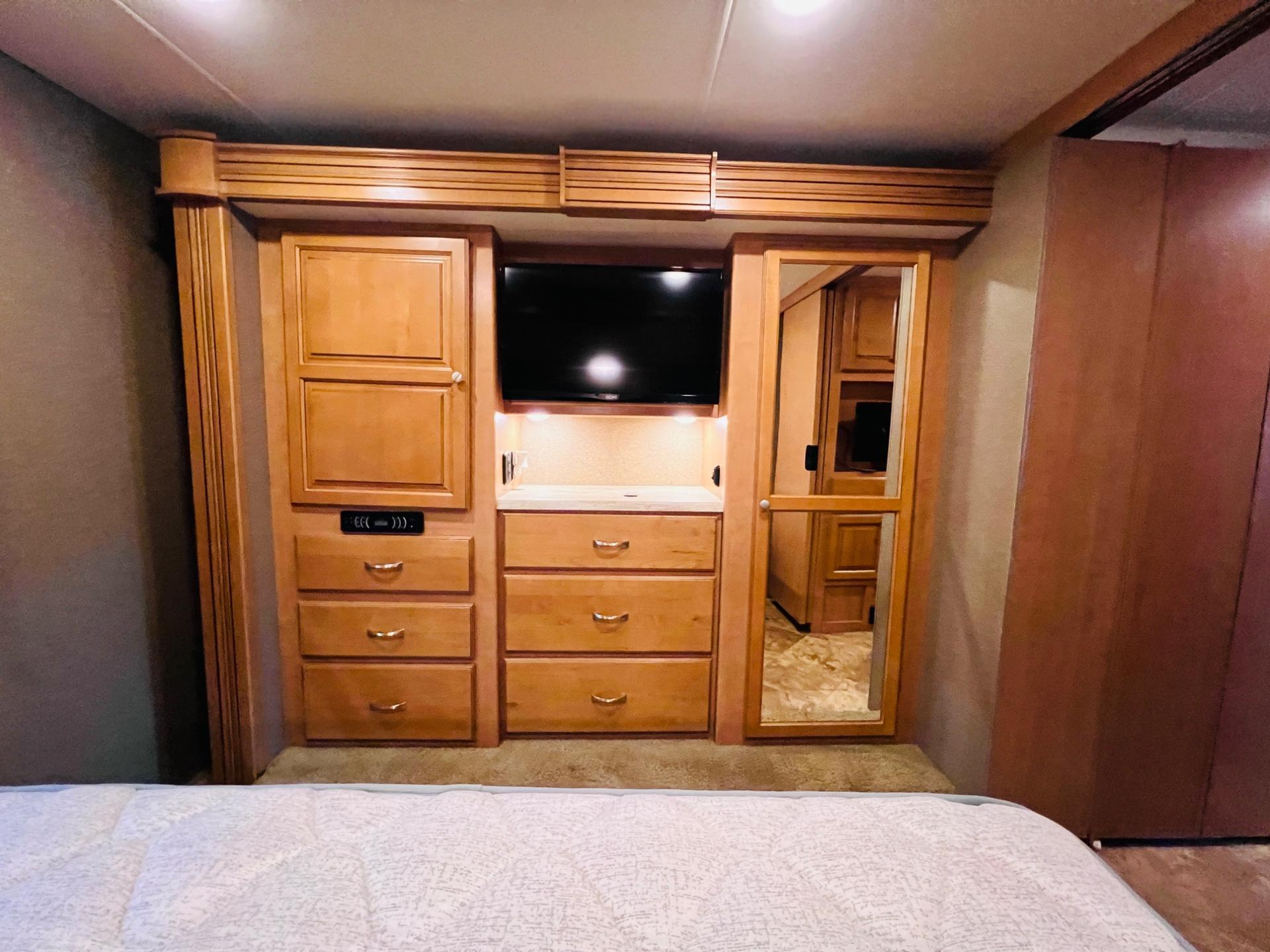 2016 Thor Motor Coach 2016 Thor Motor Coach Miramar - thumbnail 35