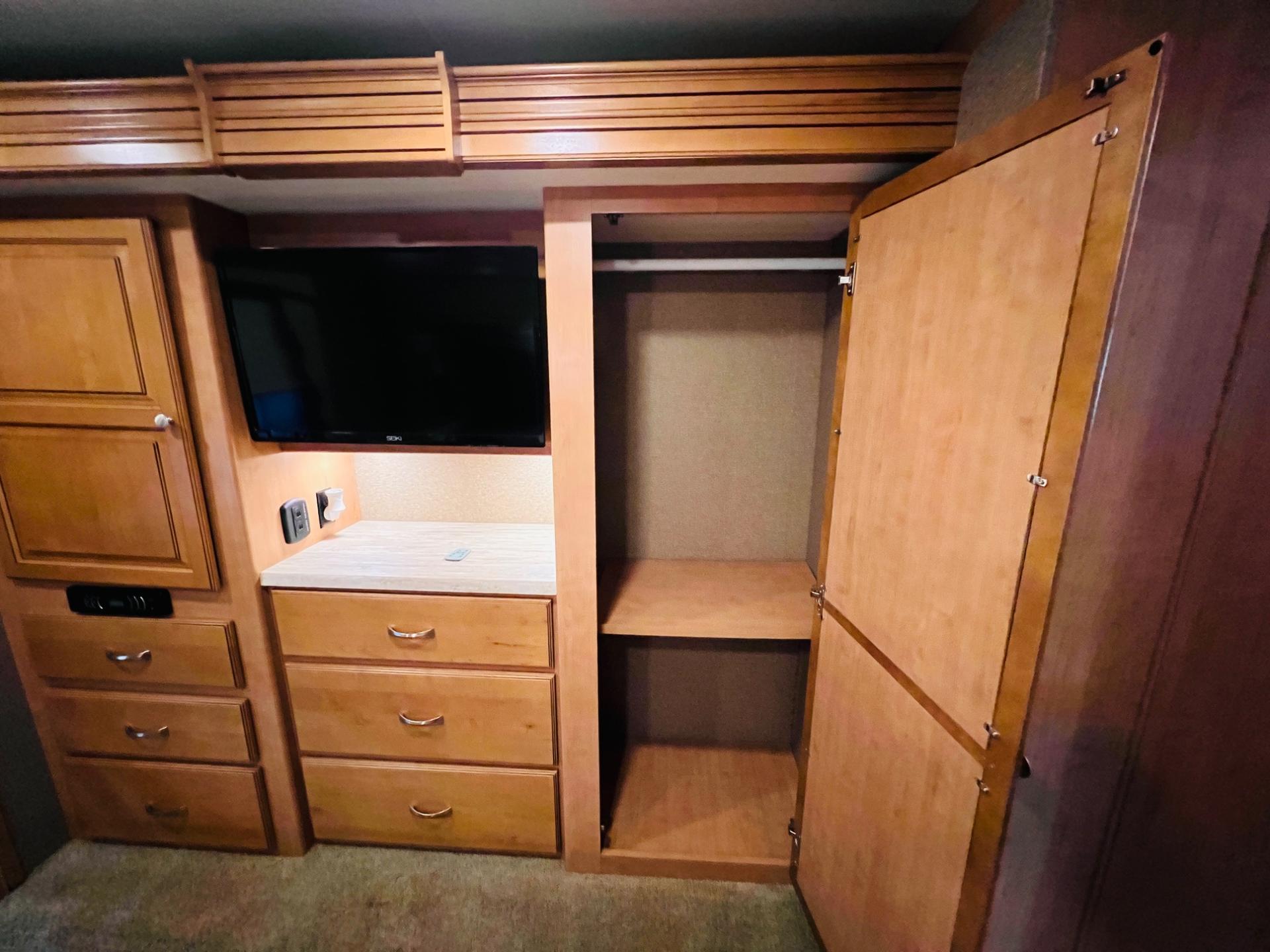 2016 Thor Motor Coach 2016 Thor Motor Coach Miramar - thumbnail 40