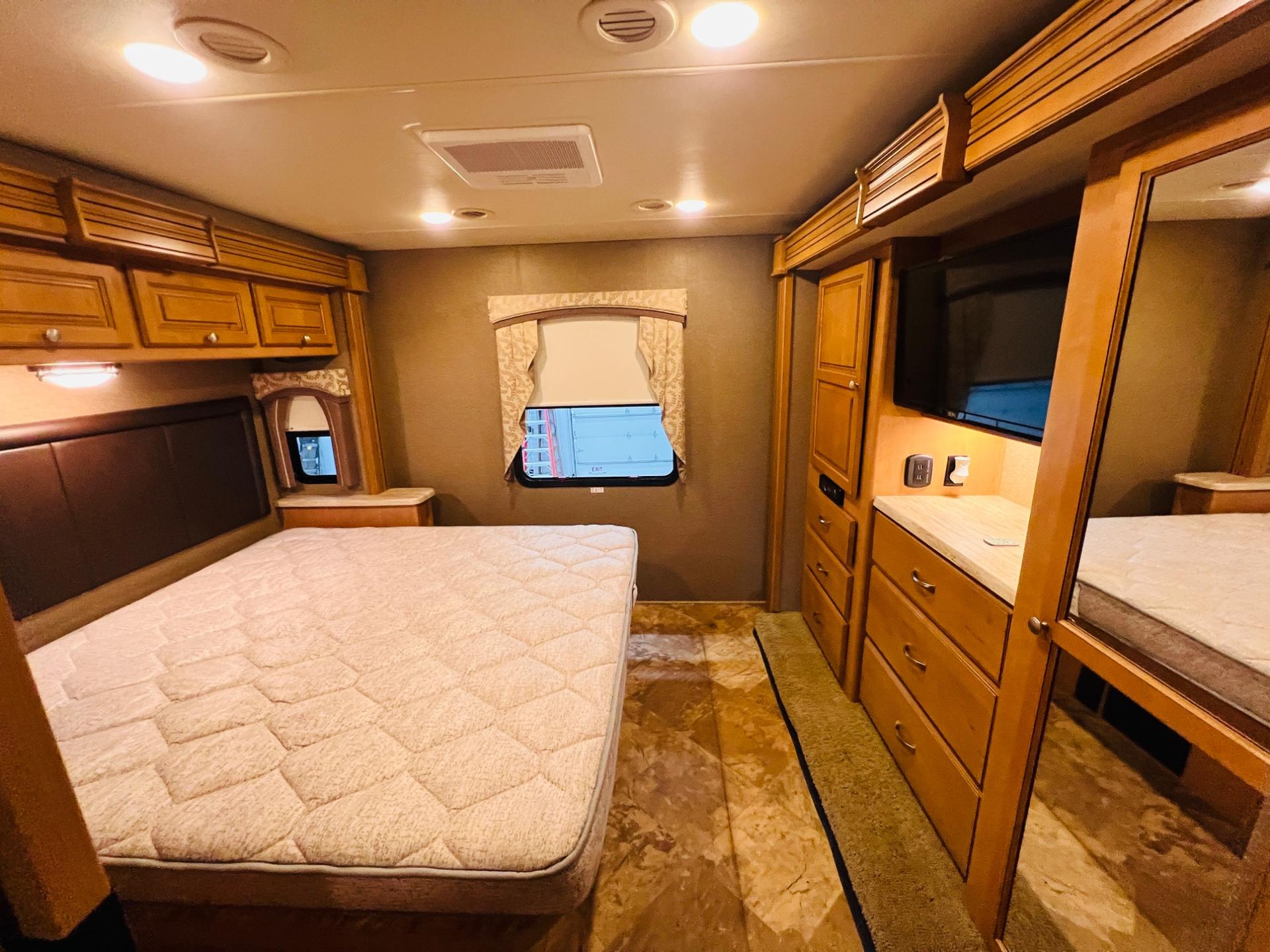 2016 Thor Motor Coach 2016 Thor Motor Coach Miramar - thumbnail 43