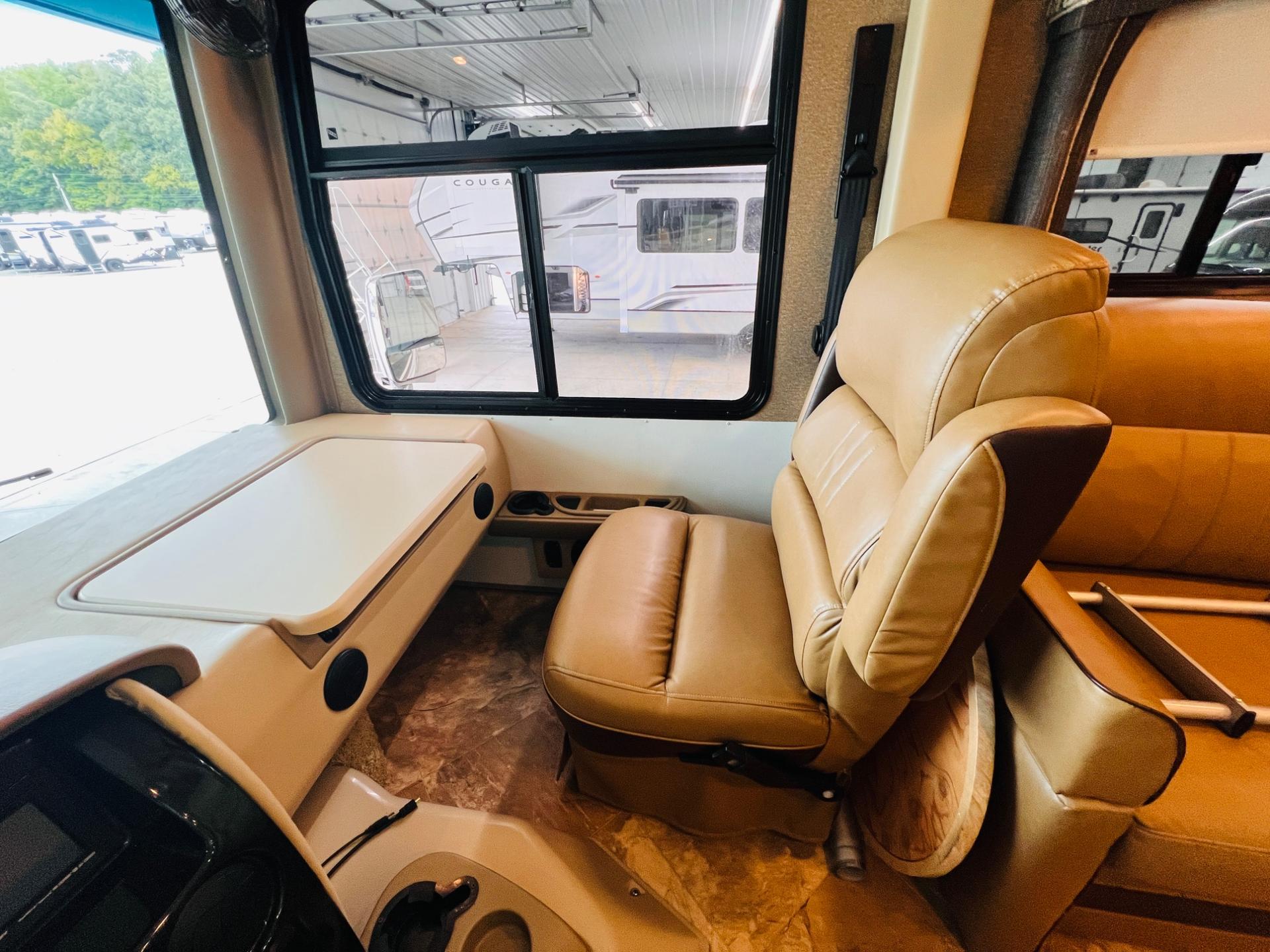 2016 Thor Motor Coach 2016 Thor Motor Coach Miramar - thumbnail 54