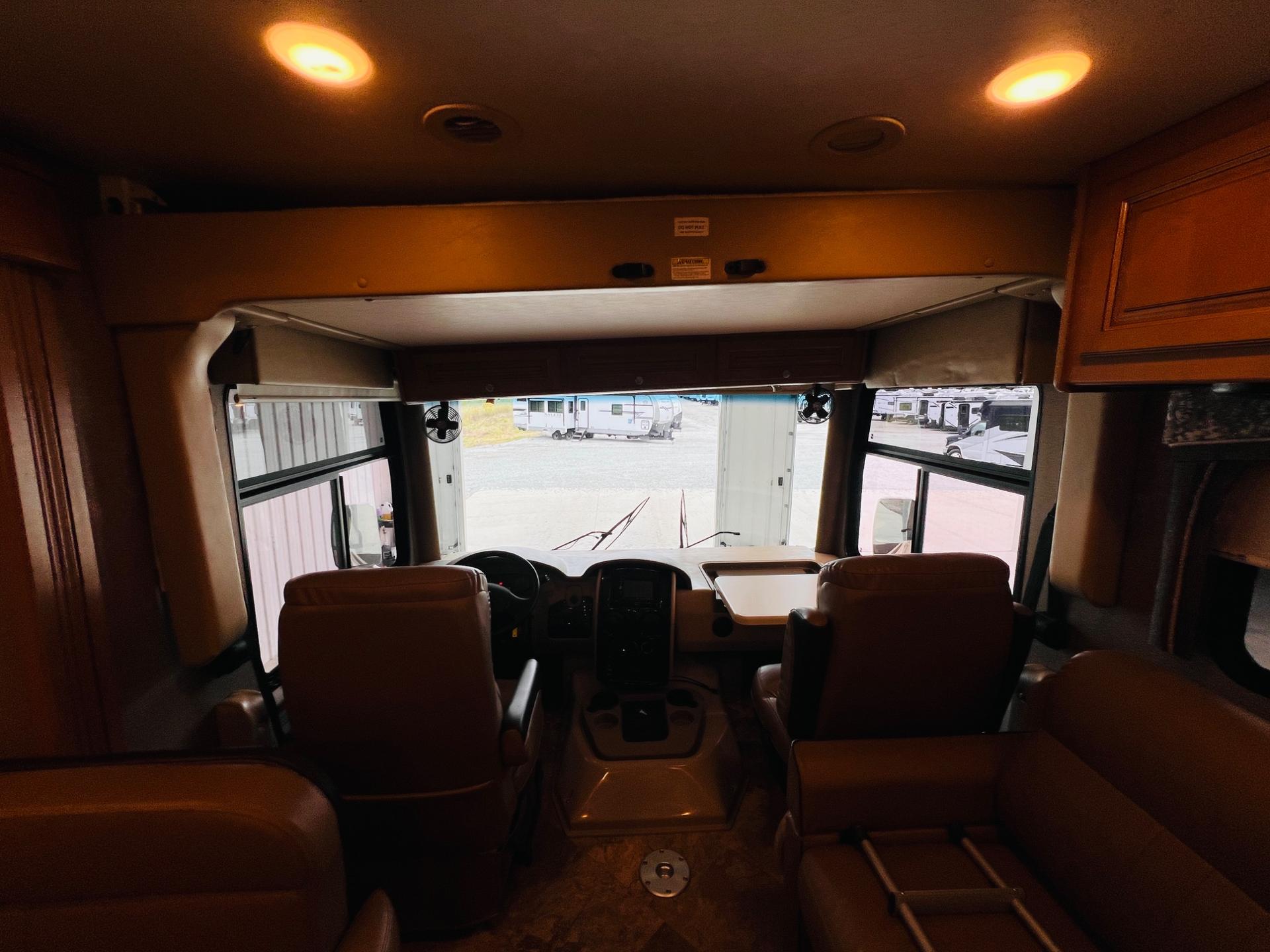 2016 Thor Motor Coach 2016 Thor Motor Coach Miramar - thumbnail 56