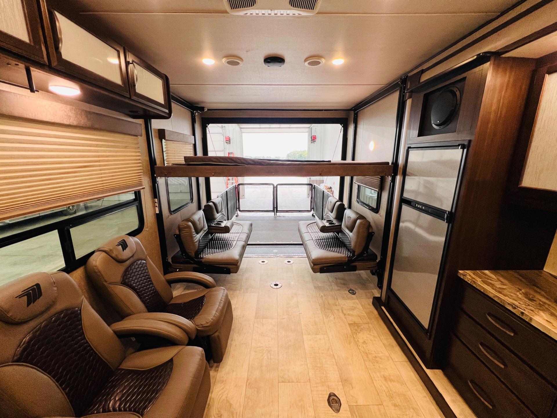 2020 Grand Design 2020 Grand Design Momentum G-Class - thumbnail 18