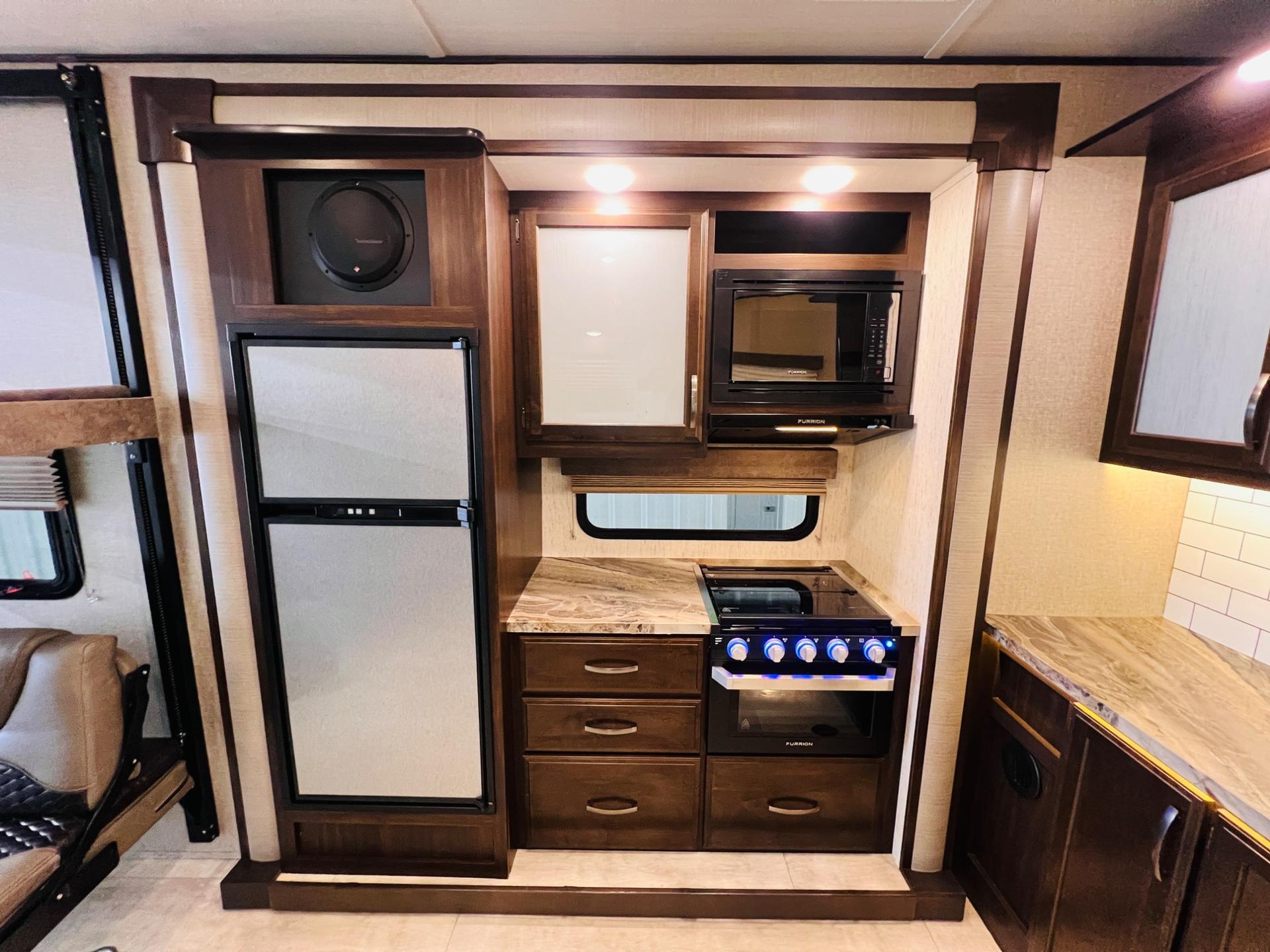 2020 Grand Design 2020 Grand Design Momentum G-Class - thumbnail 21