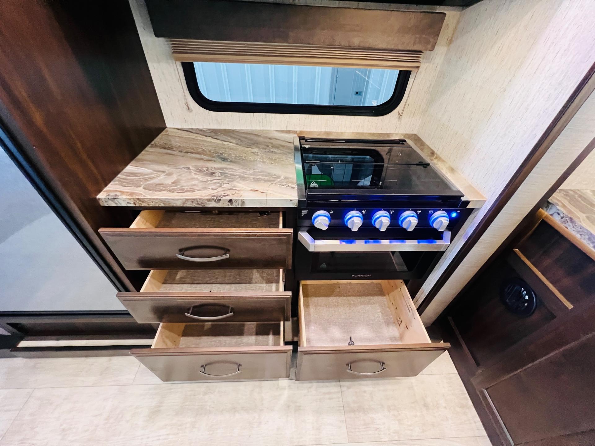 2020 Grand Design 2020 Grand Design Momentum G-Class - thumbnail 25