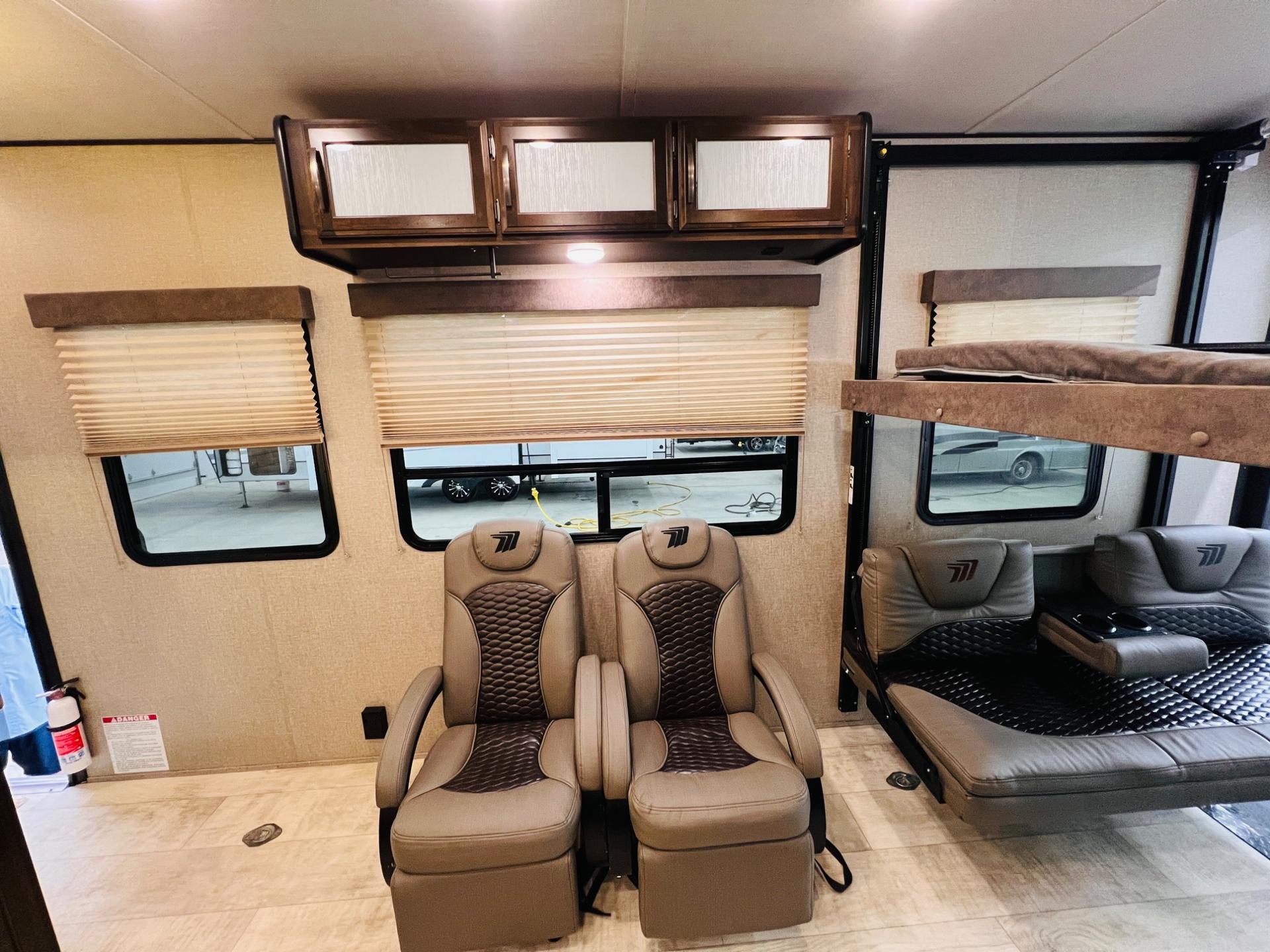 2020 Grand Design 2020 Grand Design Momentum G-Class - thumbnail 27