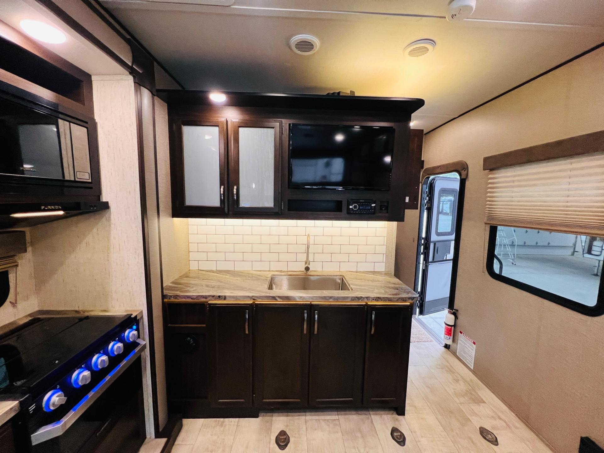 2020 Grand Design 2020 Grand Design Momentum G-Class - thumbnail 29