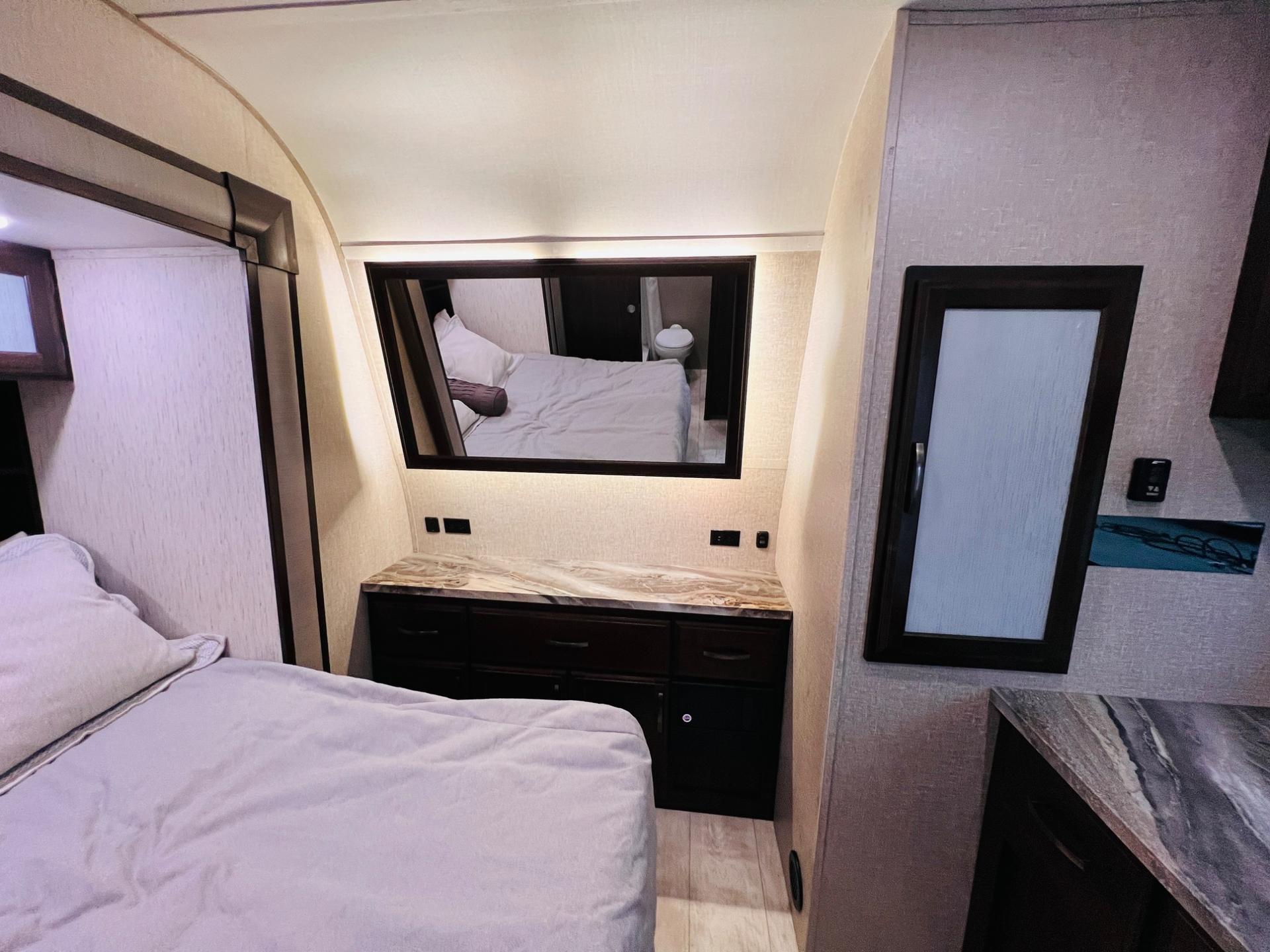 2020 Grand Design 2020 Grand Design Momentum G-Class - thumbnail 30