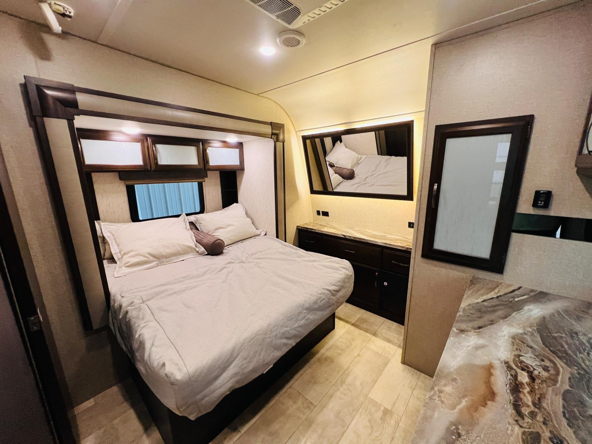 2020 Grand Design 2020 Grand Design Momentum G-Class - thumbnail 32