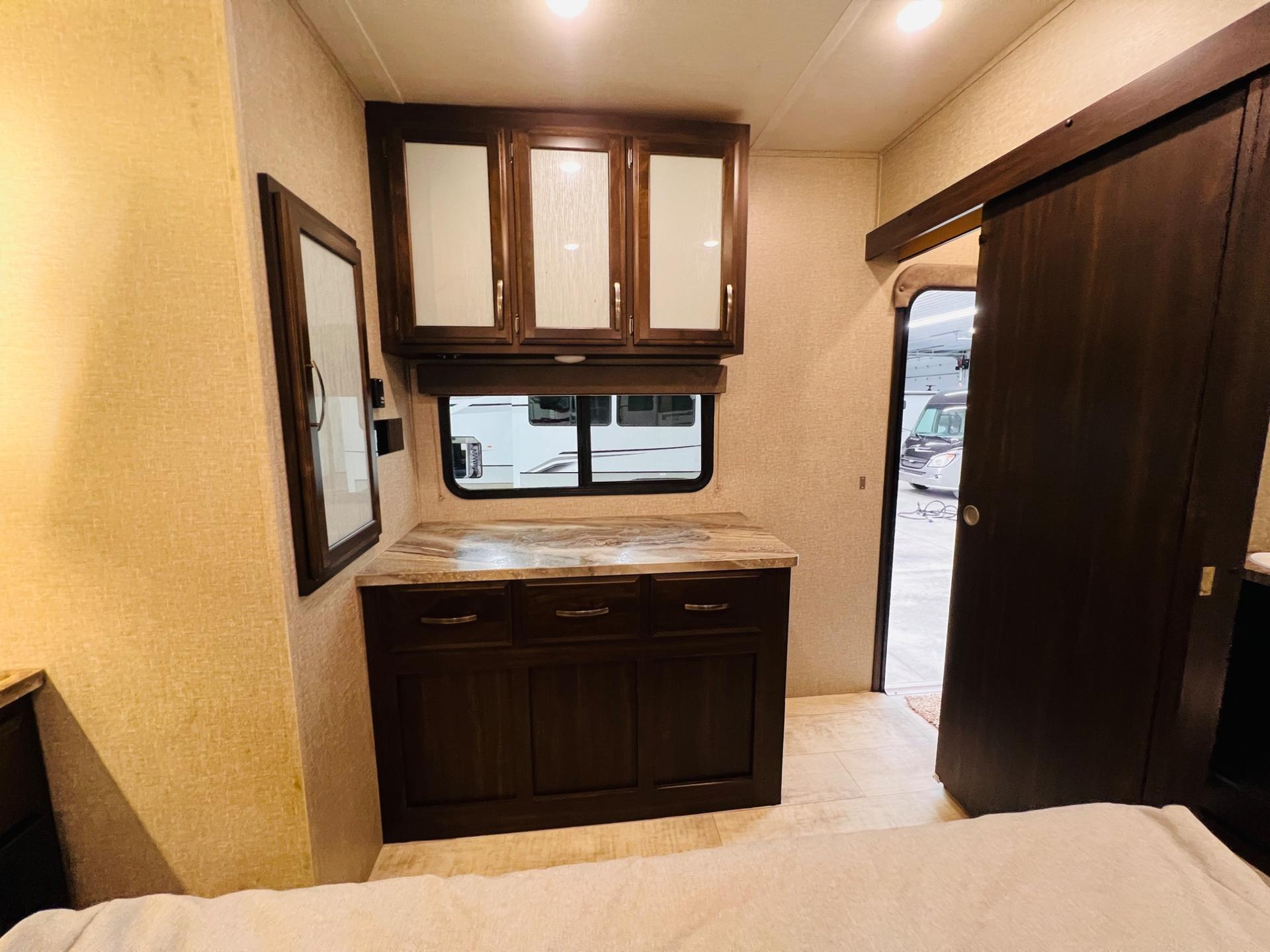 2020 Grand Design 2020 Grand Design Momentum G-Class - thumbnail 33