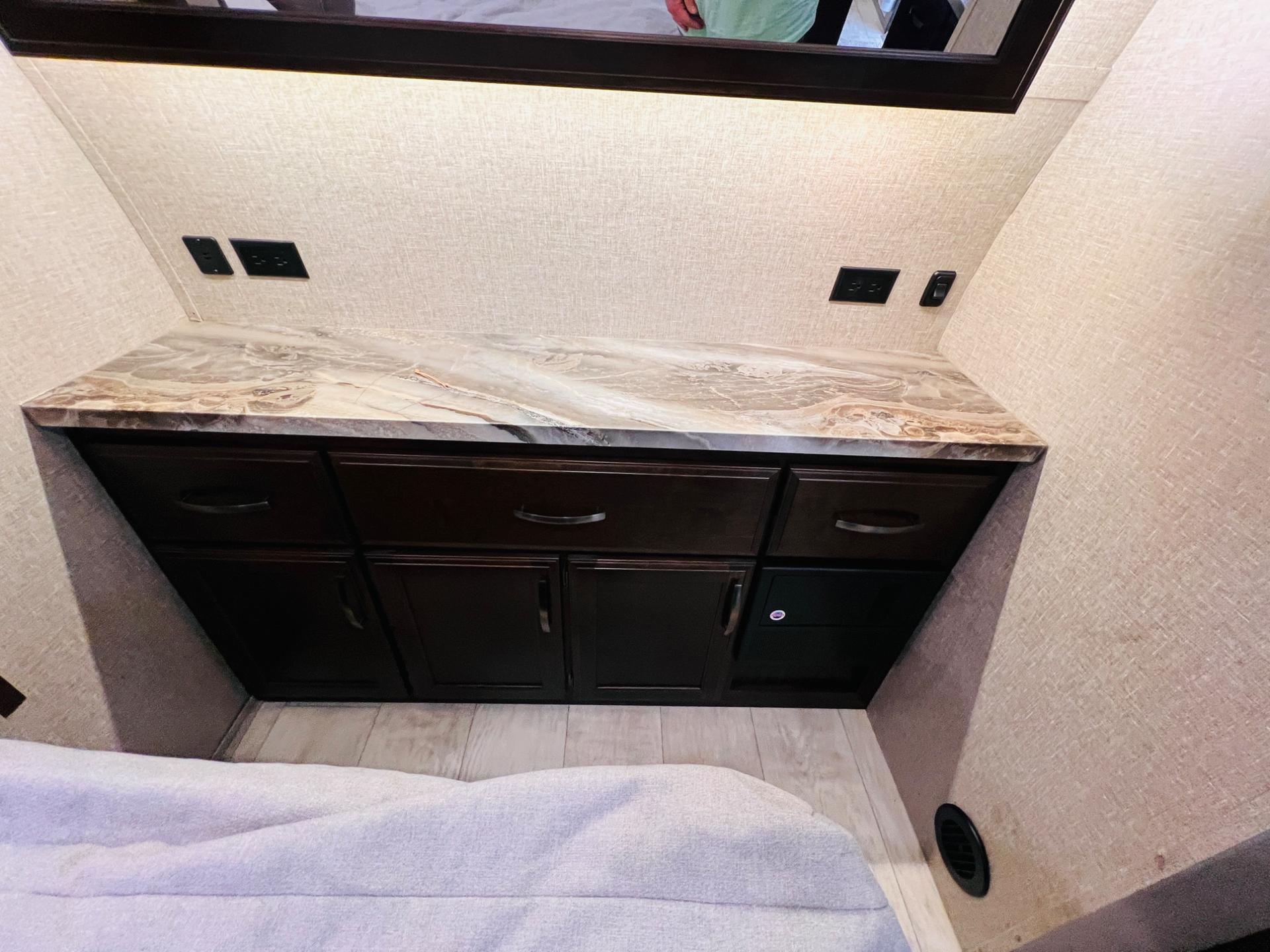 2020 Grand Design 2020 Grand Design Momentum G-Class - thumbnail 35