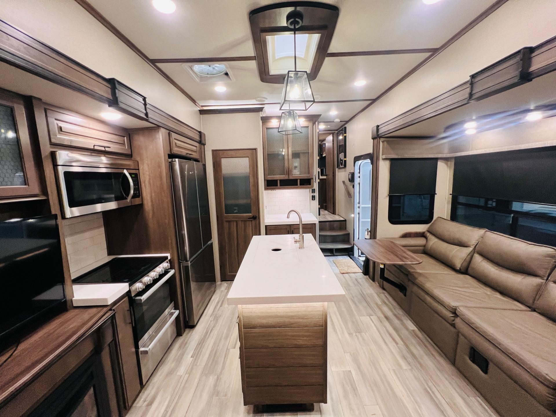 2022 Grand Design 2022 Grand Design Solitude S-Class - thumbnail 16