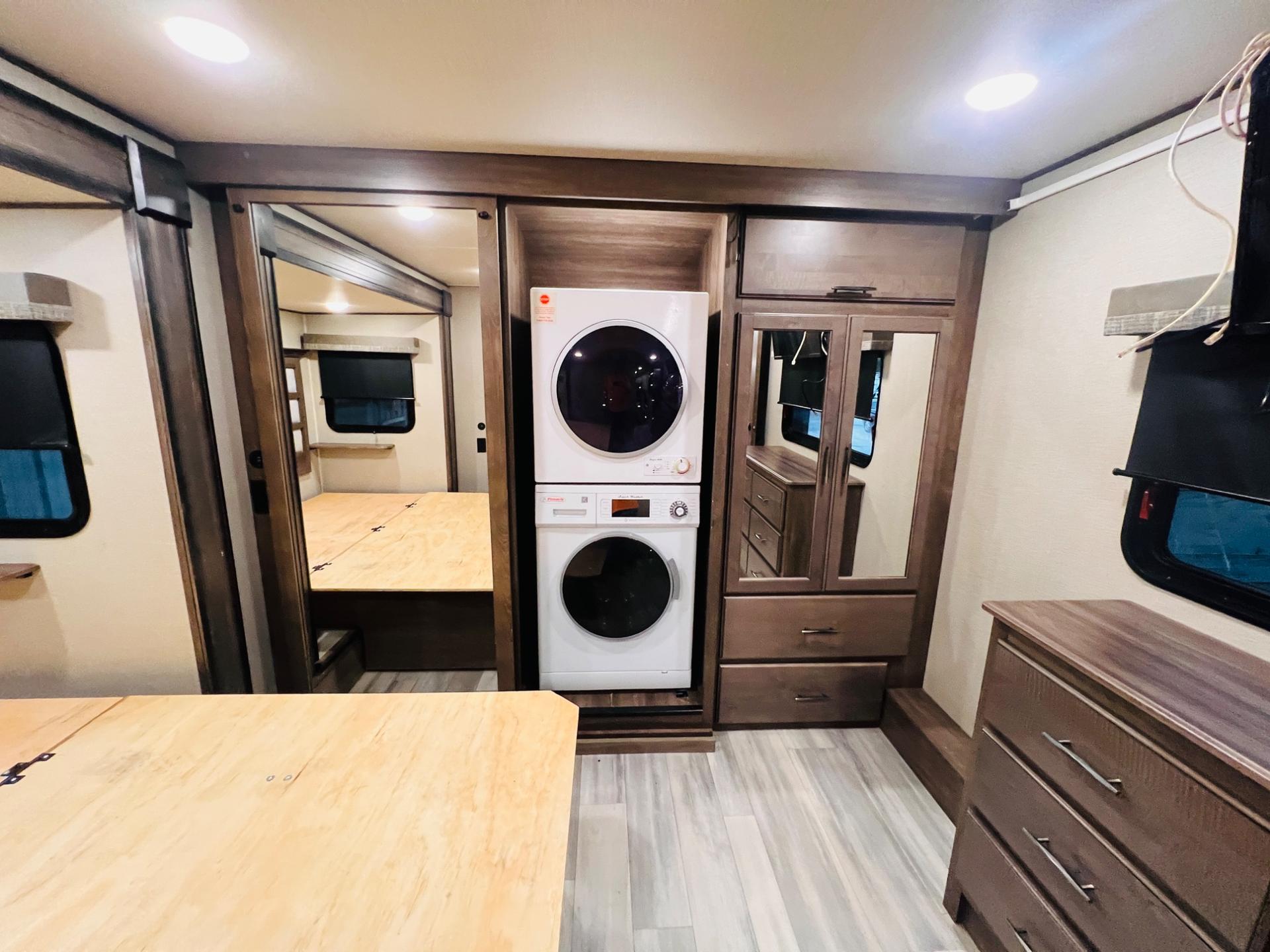 2022 Grand Design 2022 Grand Design Solitude S-Class - thumbnail 43