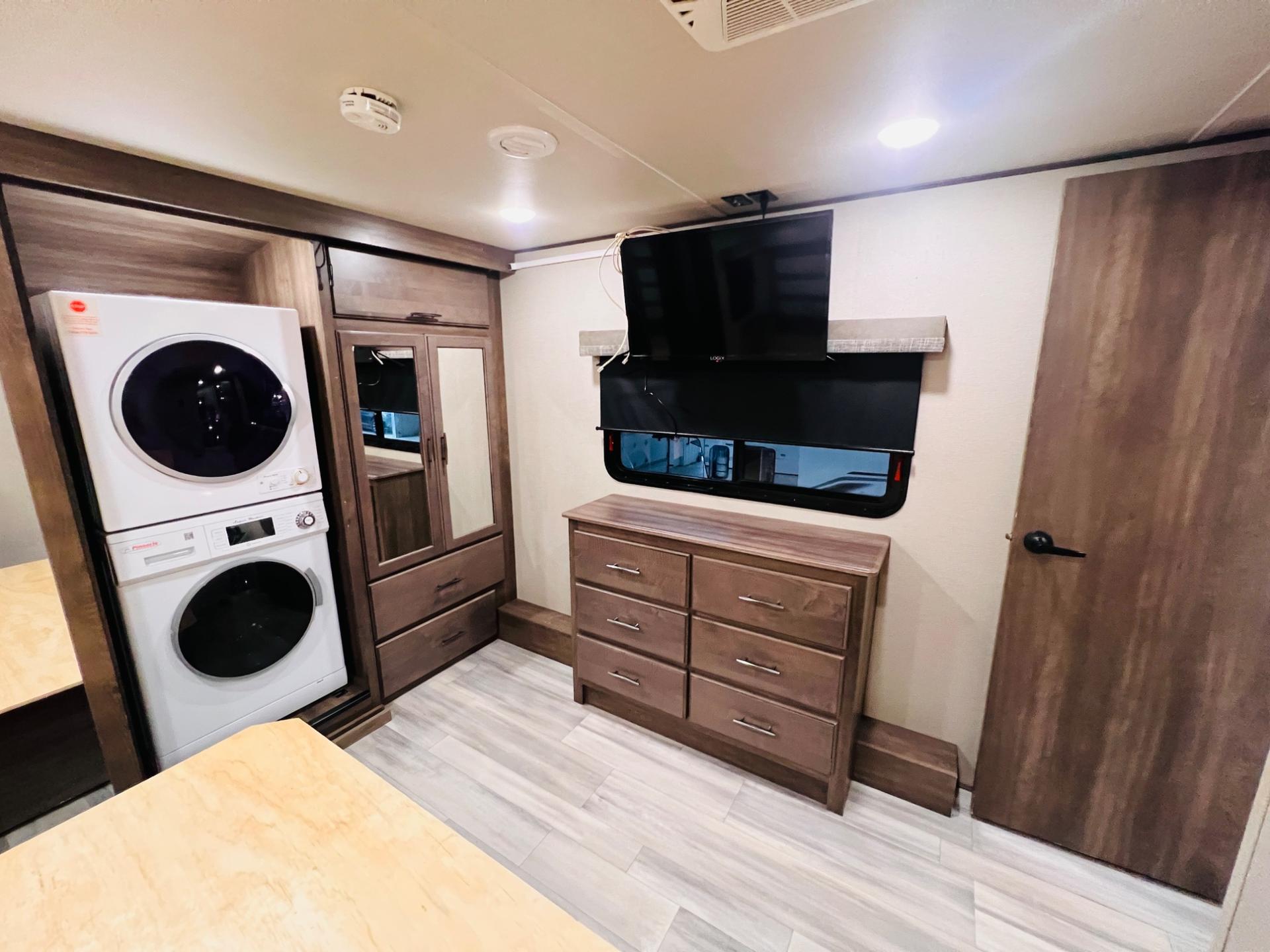 2022 Grand Design 2022 Grand Design Solitude S-Class - thumbnail 44