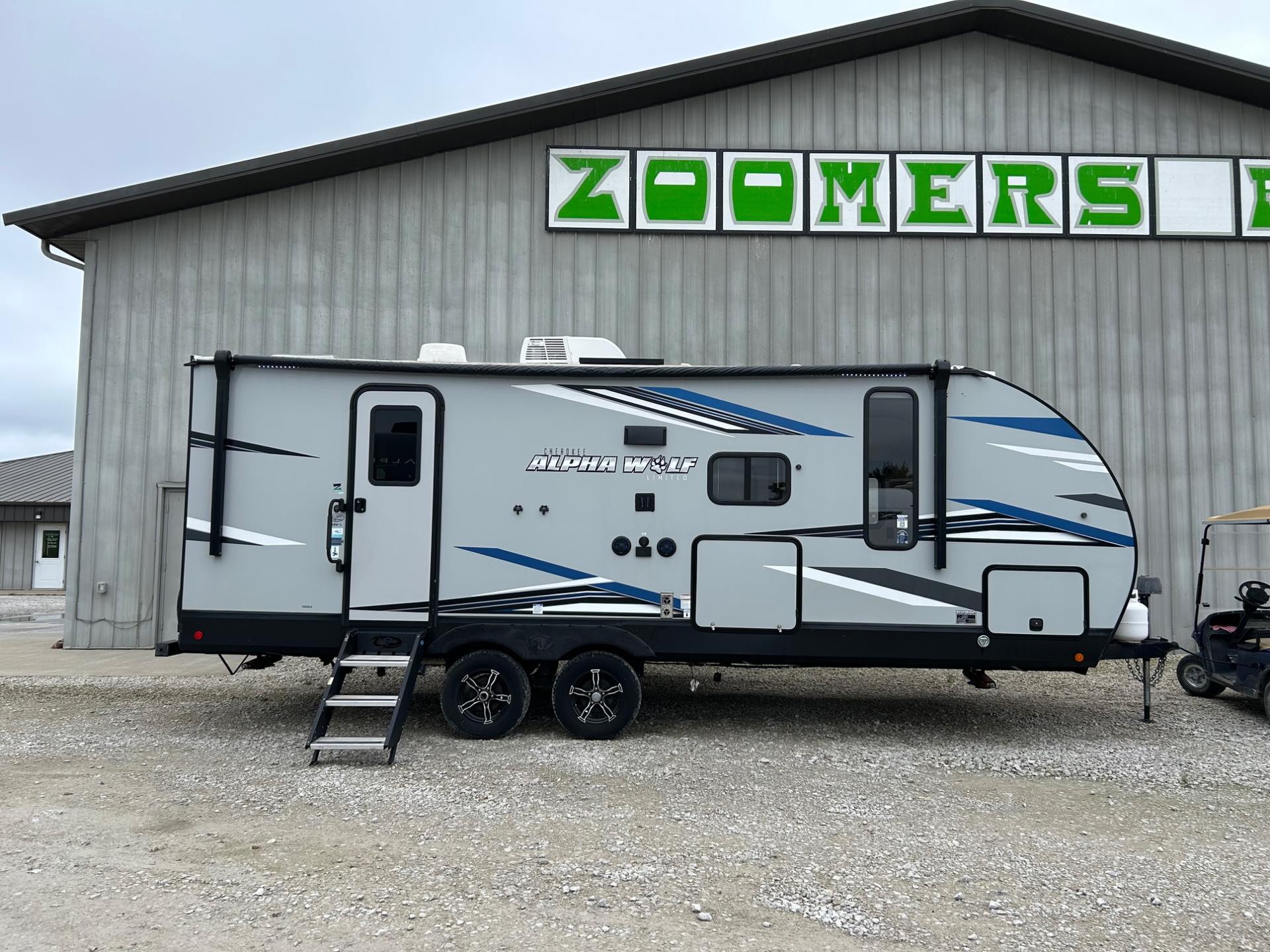 2021 Forest River 2021 Forest River Cherokee Alpha Wolf - thumbnail 3