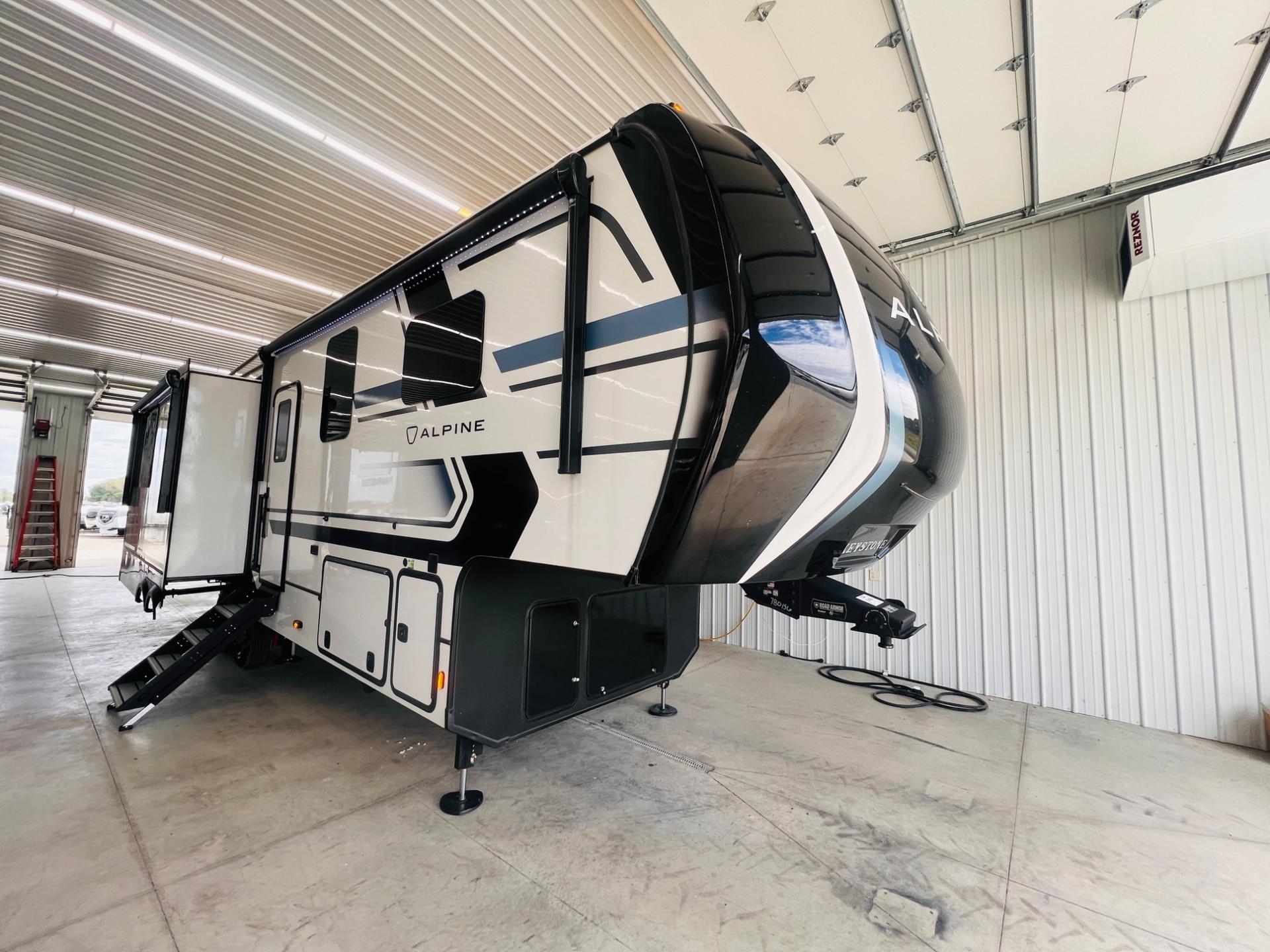 2026 Keystone Alpine 3100RE