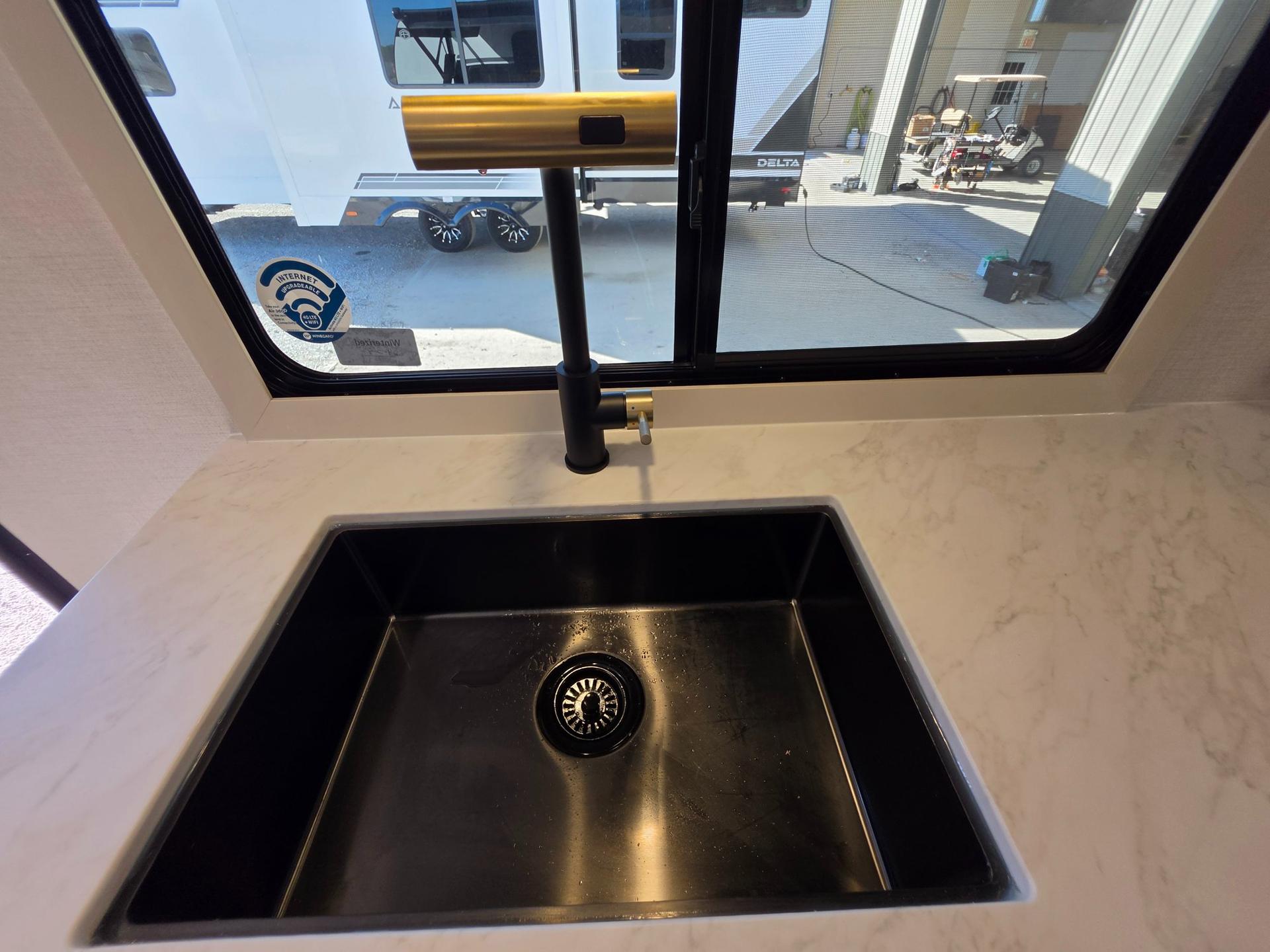 2027 Forest River 2027 Forest River SURVEYOR - thumbnail 19