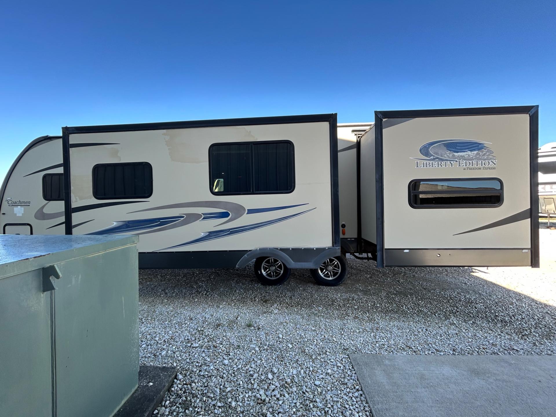 2015 Coachmen 2015 Coachmen Freedom Express - thumbnail 5