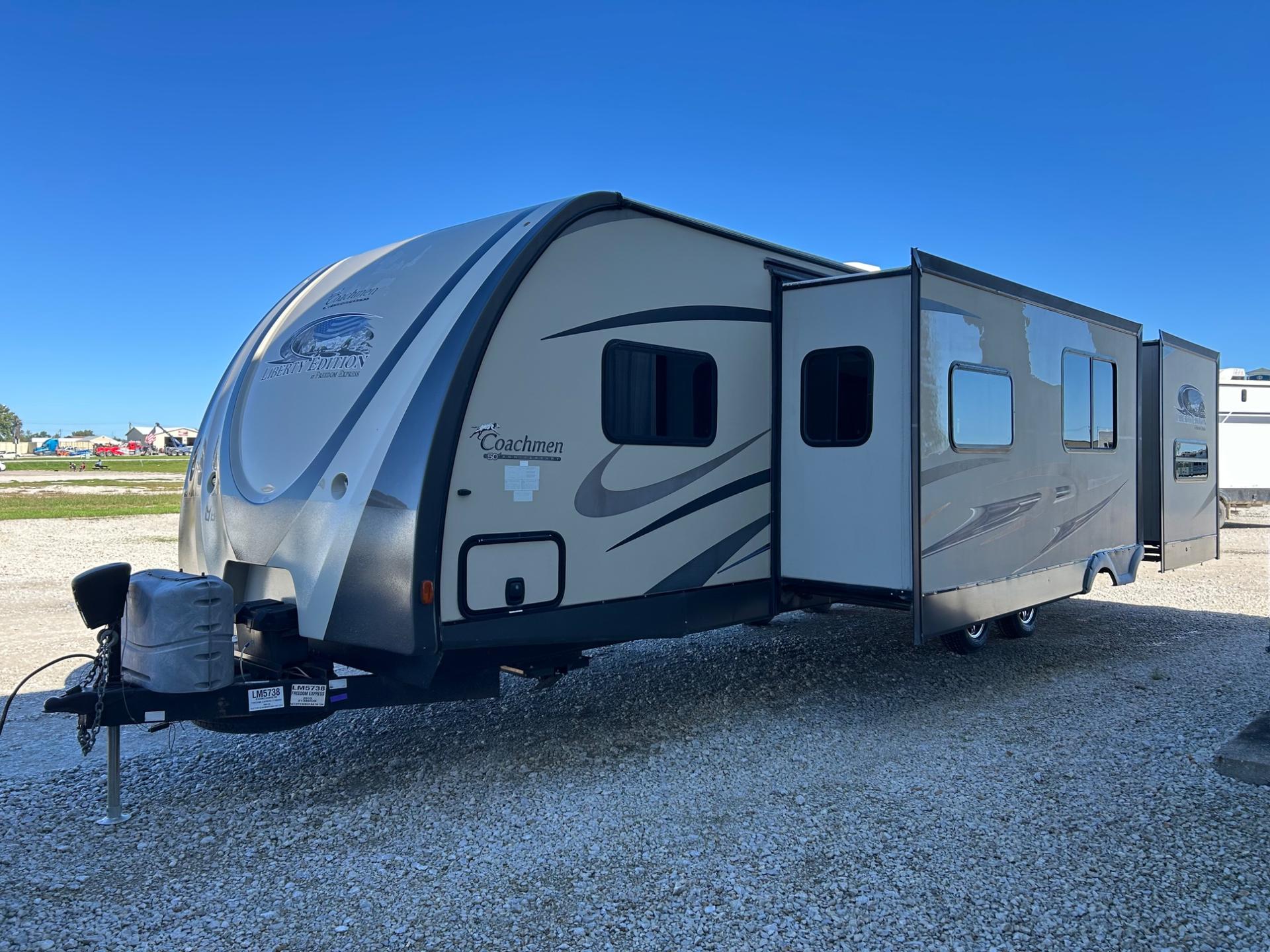 2015 Coachmen 2015 Coachmen Freedom Express - thumbnail 4
