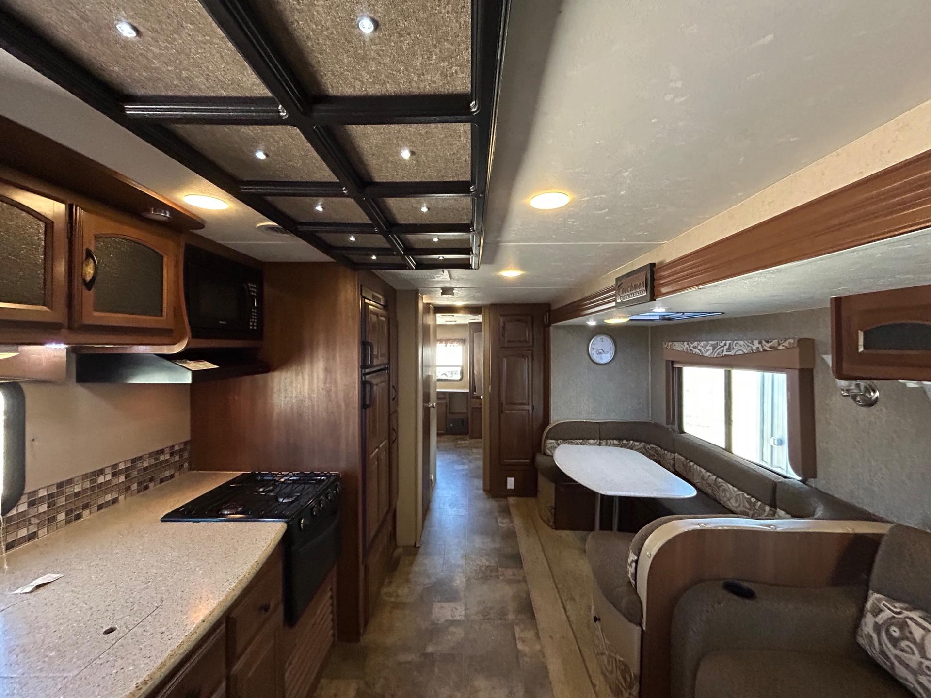 2015 Coachmen 2015 Coachmen Freedom Express - thumbnail 11