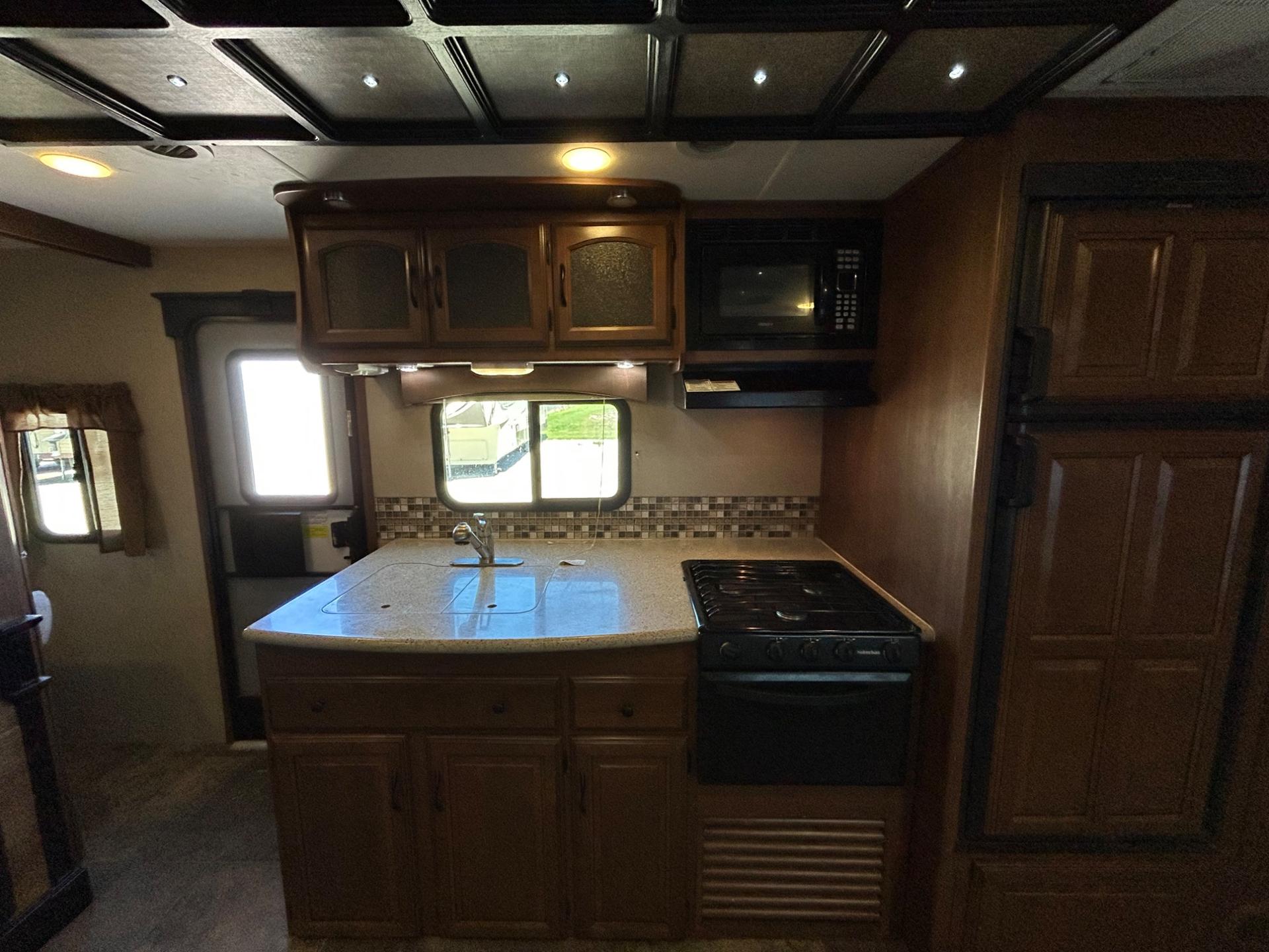 2015 Coachmen 2015 Coachmen Freedom Express - thumbnail 12