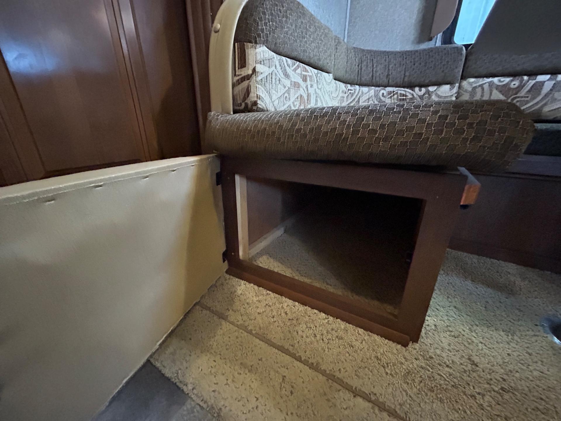 2015 Coachmen 2015 Coachmen Freedom Express - thumbnail 18