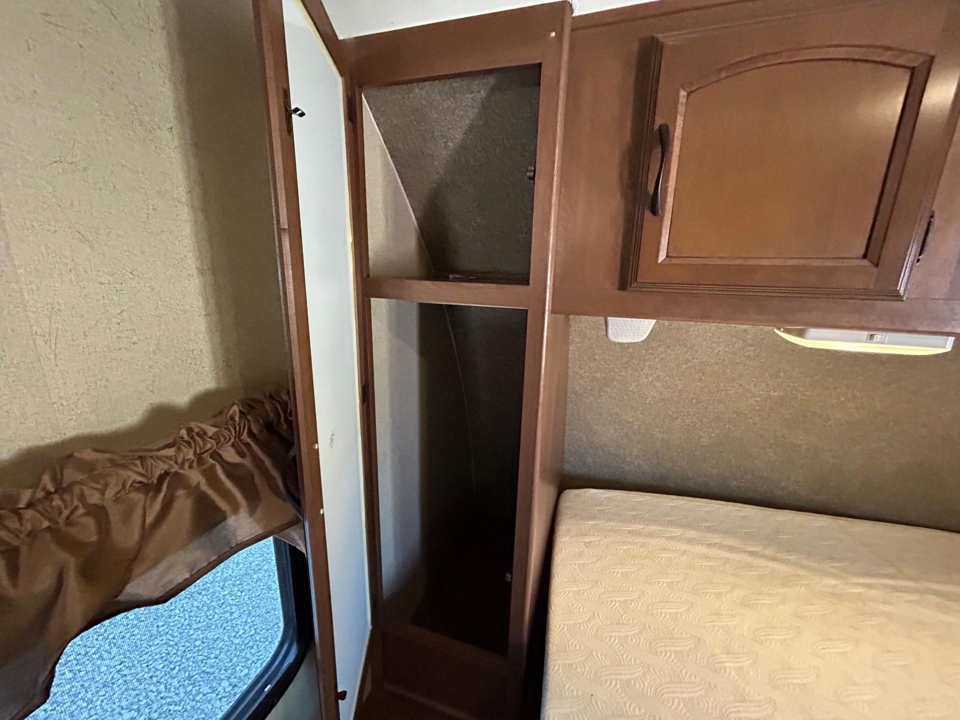 2015 Coachmen 2015 Coachmen Freedom Express - thumbnail 49