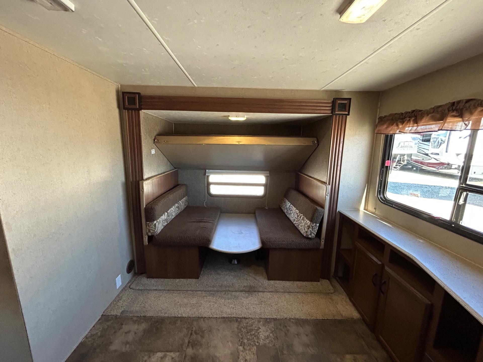 2015 Coachmen 2015 Coachmen Freedom Express - thumbnail 37