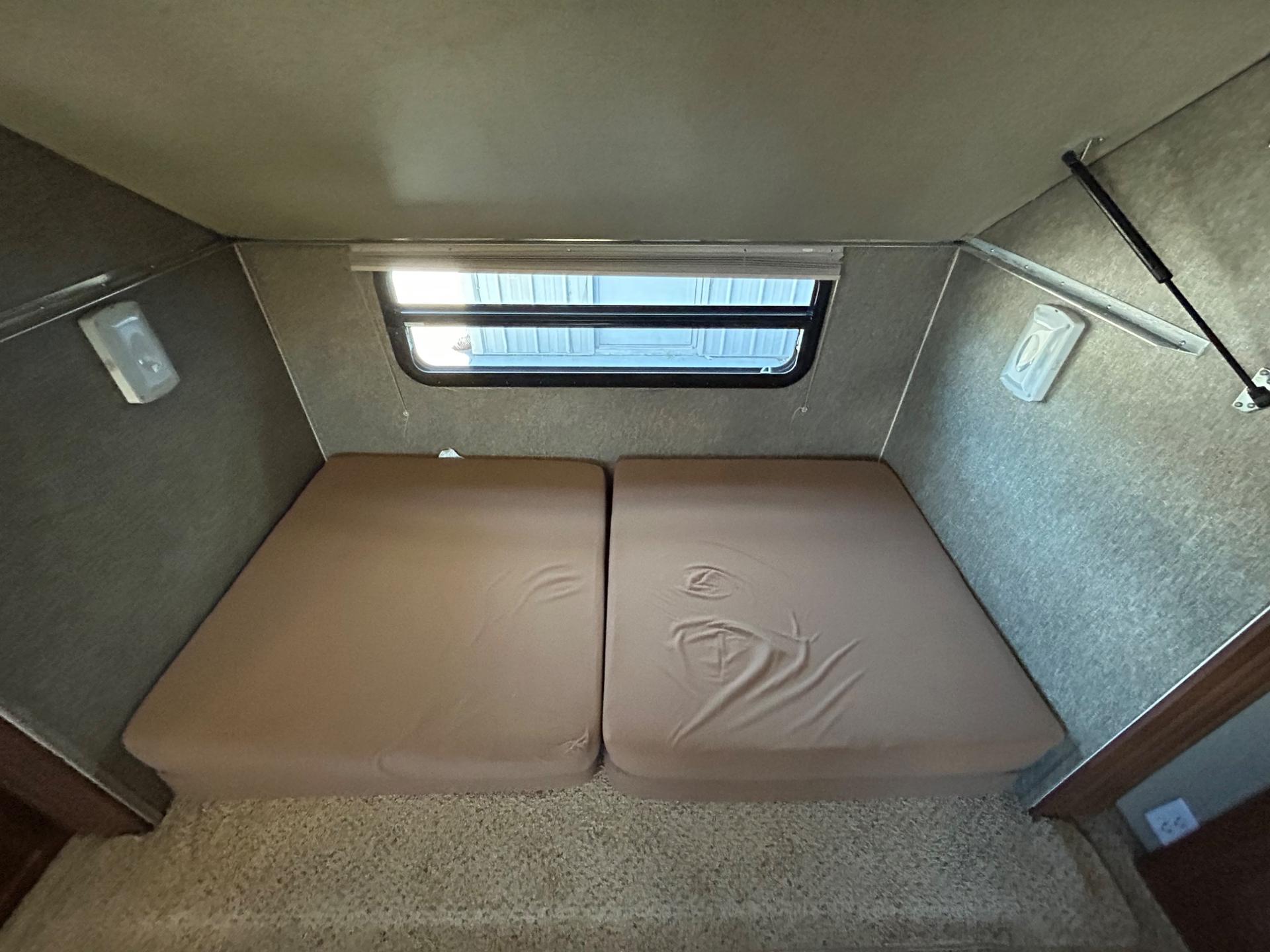 2015 Coachmen 2015 Coachmen Freedom Express - thumbnail 43
