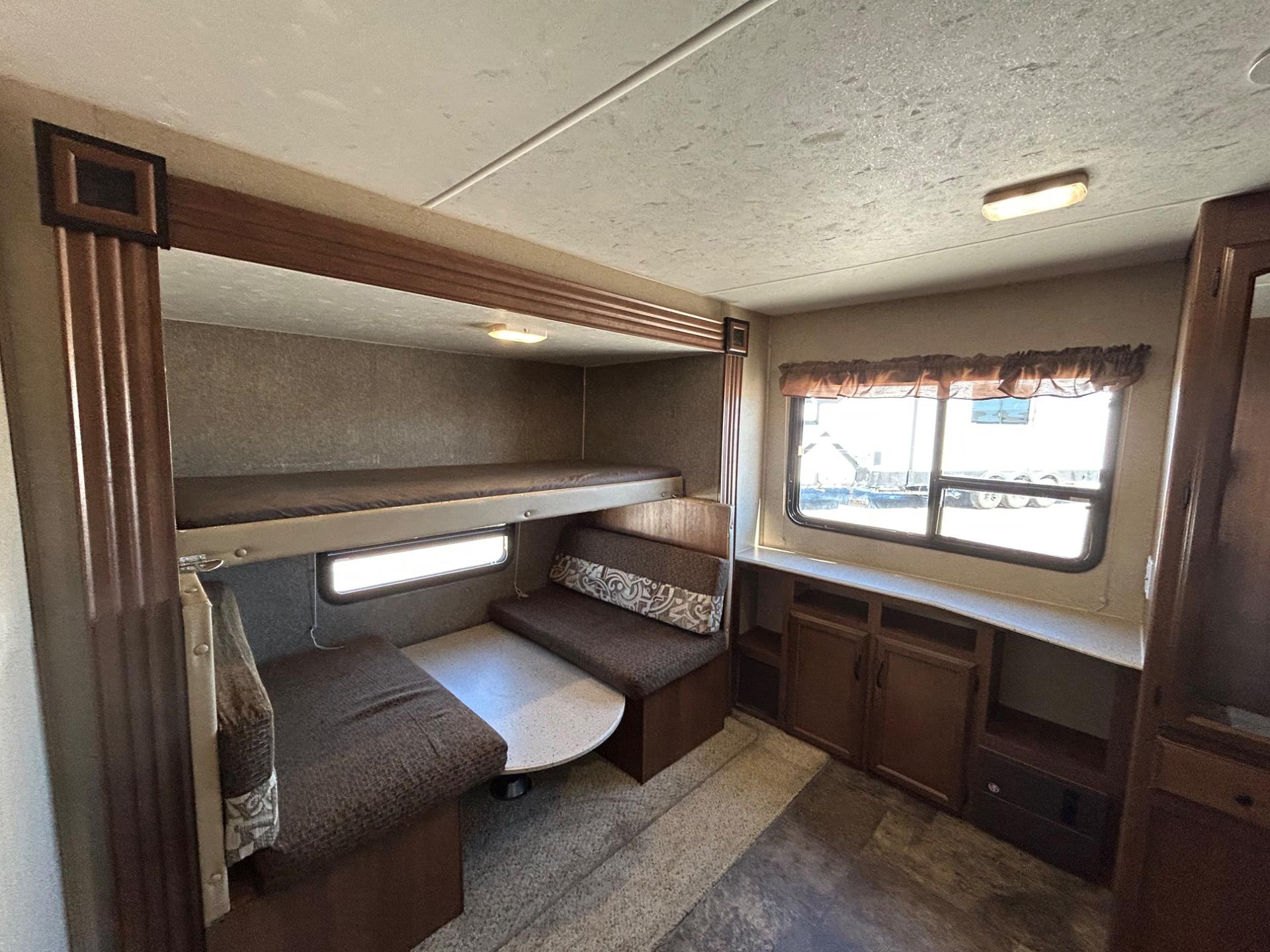 2015 Coachmen 2015 Coachmen Freedom Express - thumbnail 44