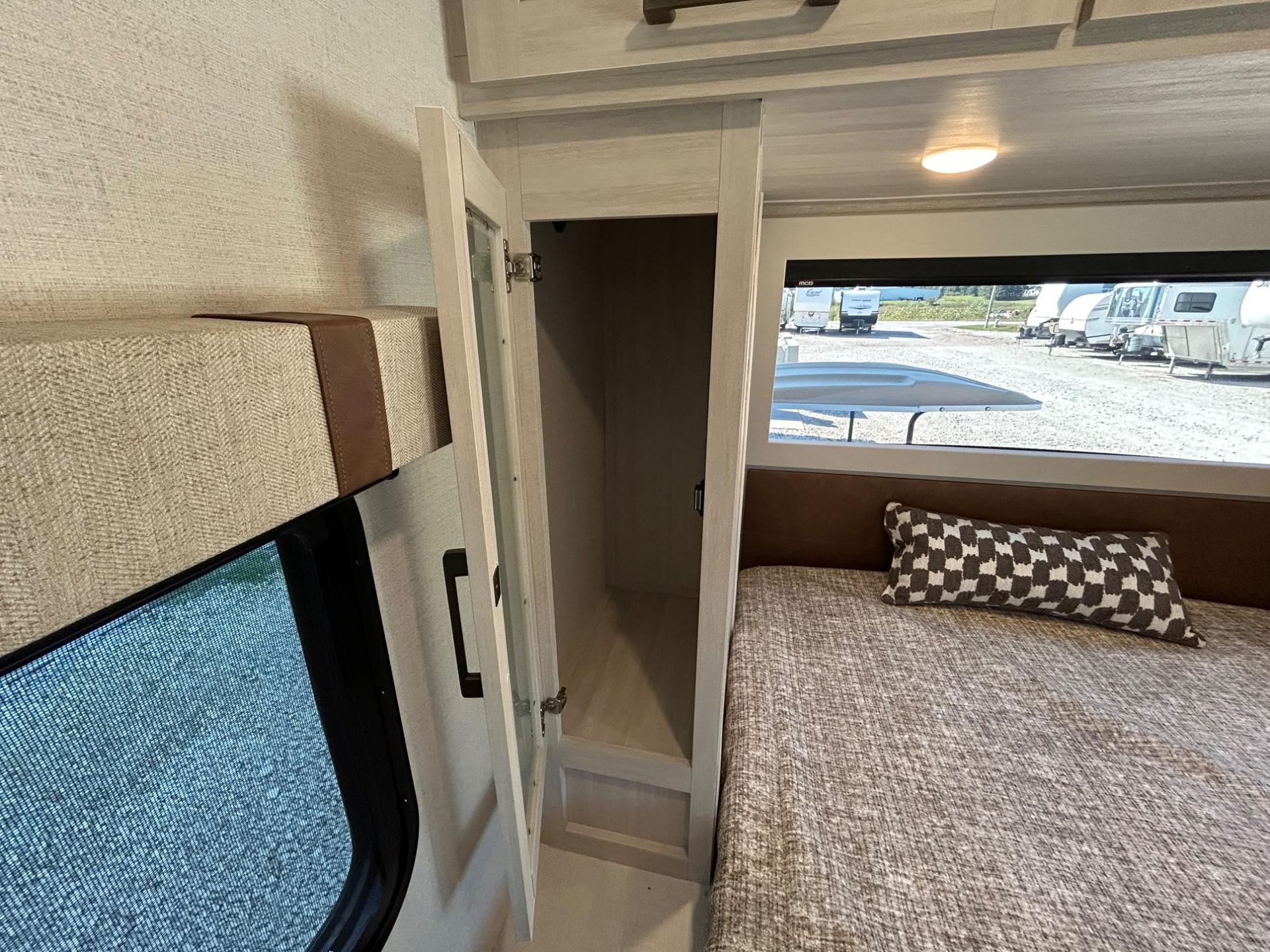2027 Forest River 2027 Forest River NO BOUNDARIES - thumbnail 36