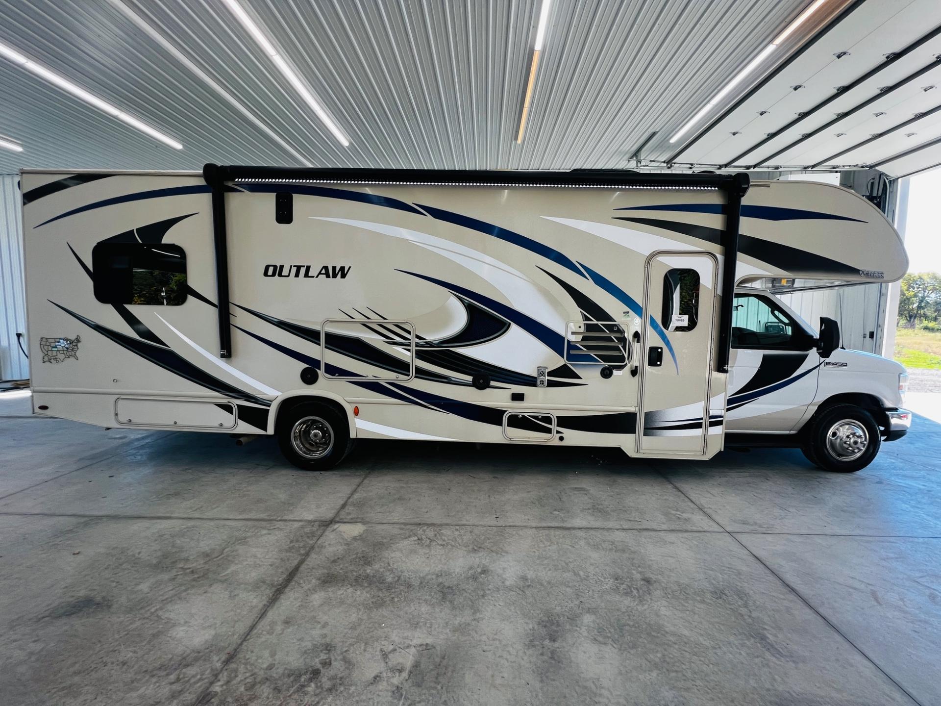 2018 Thor Motor Coach 2018 Thor Motor Coach Outlaw - thumbnail 4