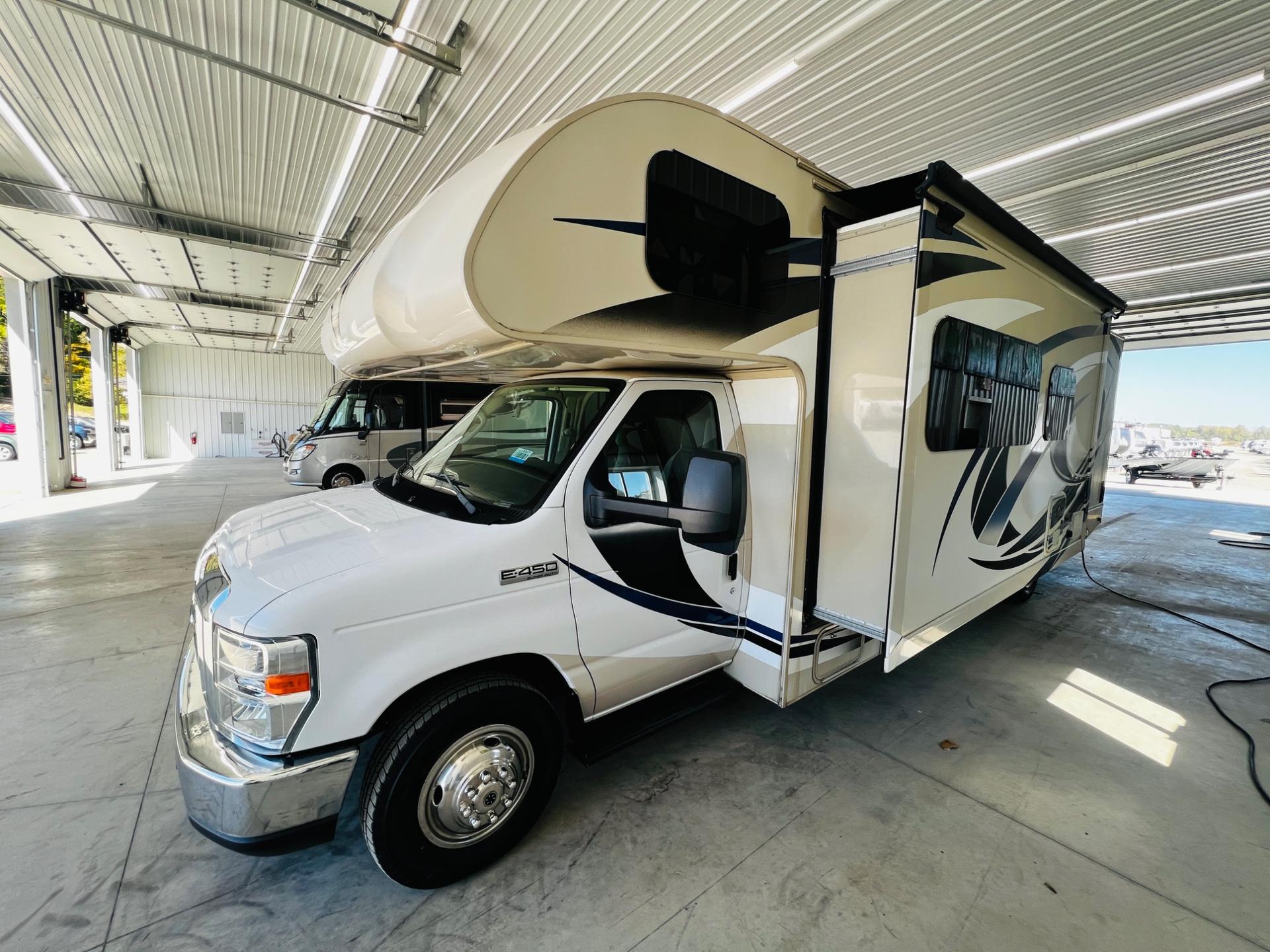 2018 Thor Motor Coach 2018 Thor Motor Coach Outlaw - thumbnail 6