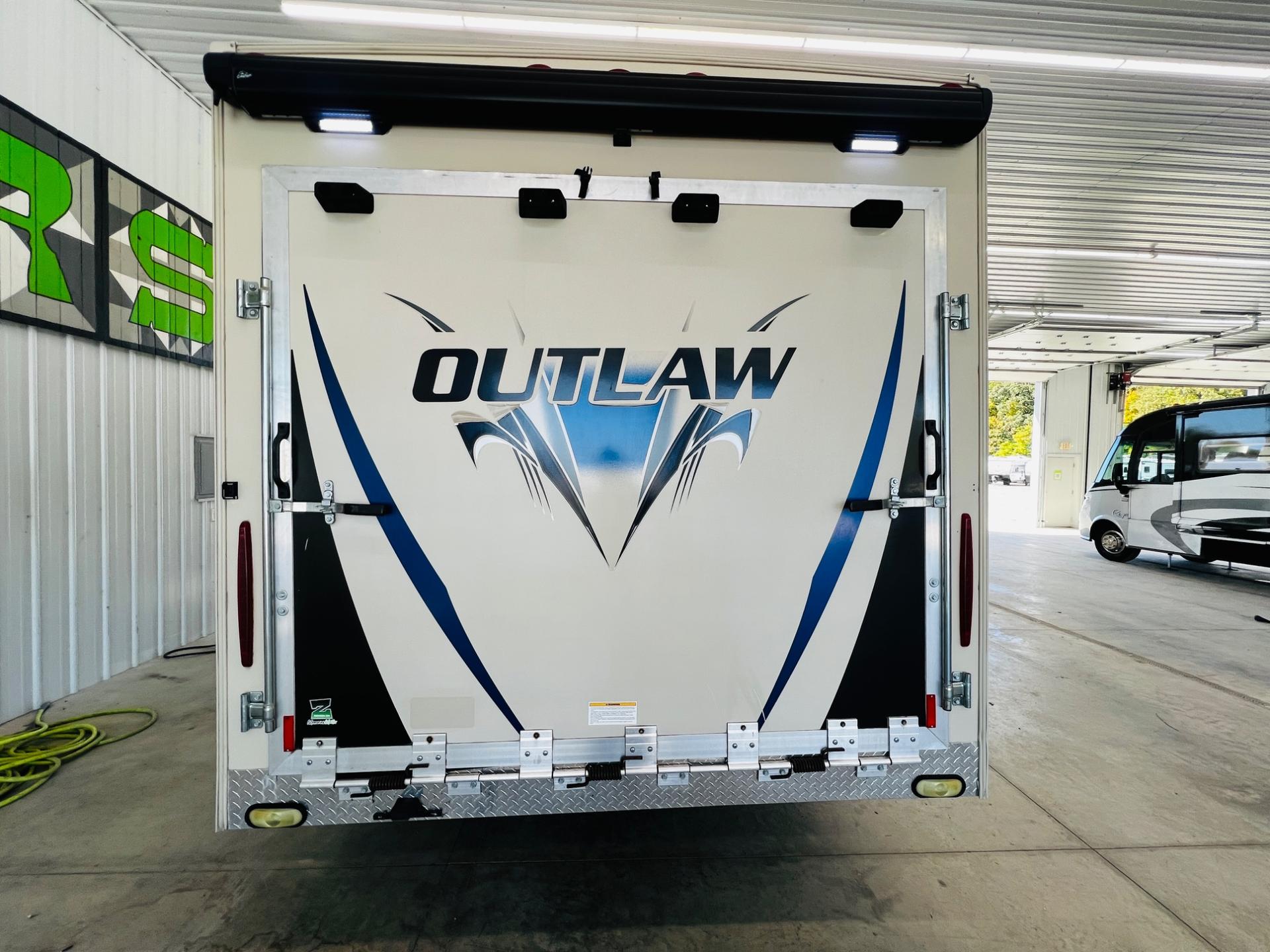 2018 Thor Motor Coach 2018 Thor Motor Coach Outlaw - thumbnail 8