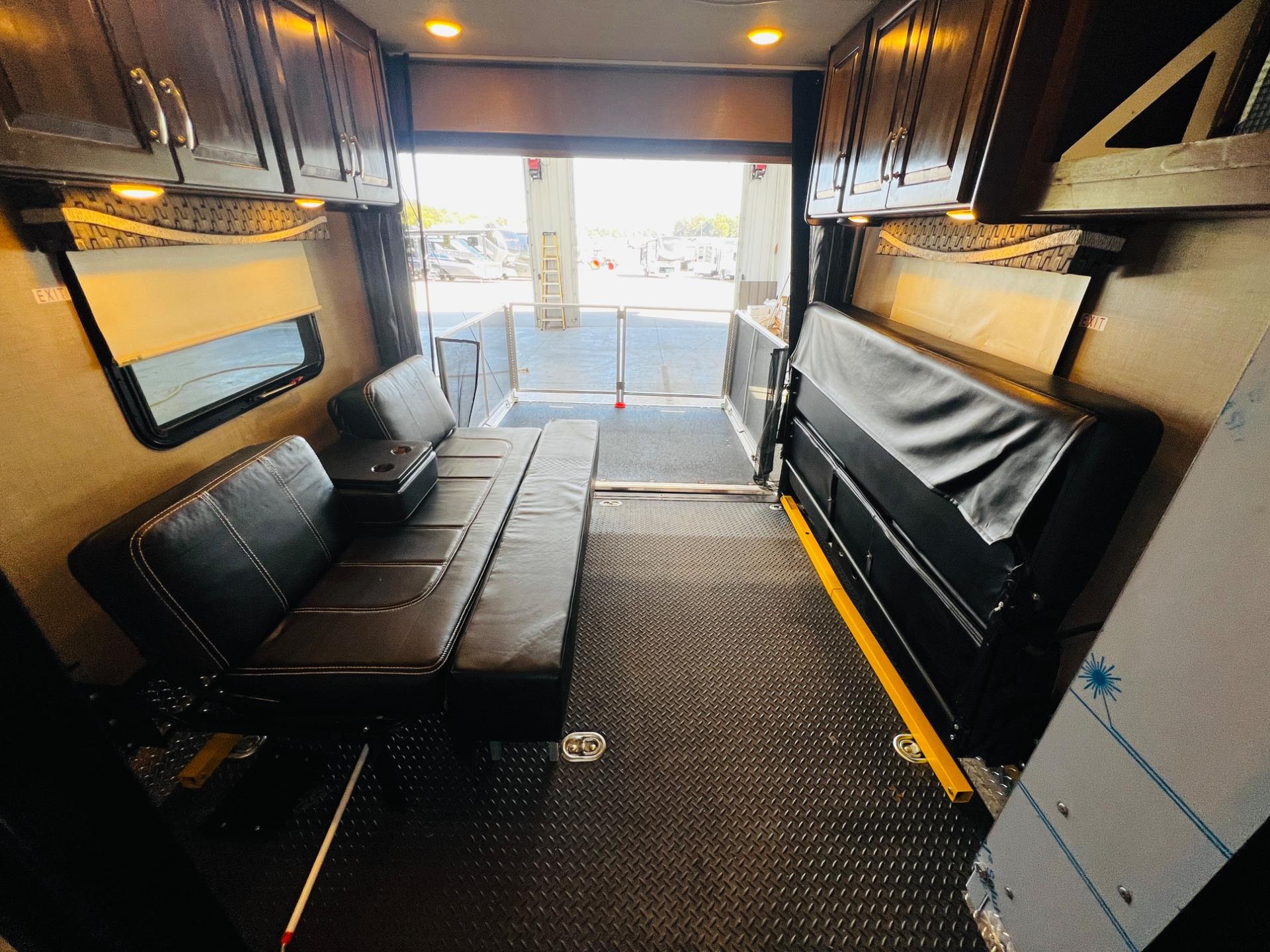 2018 Thor Motor Coach 2018 Thor Motor Coach Outlaw - thumbnail 20