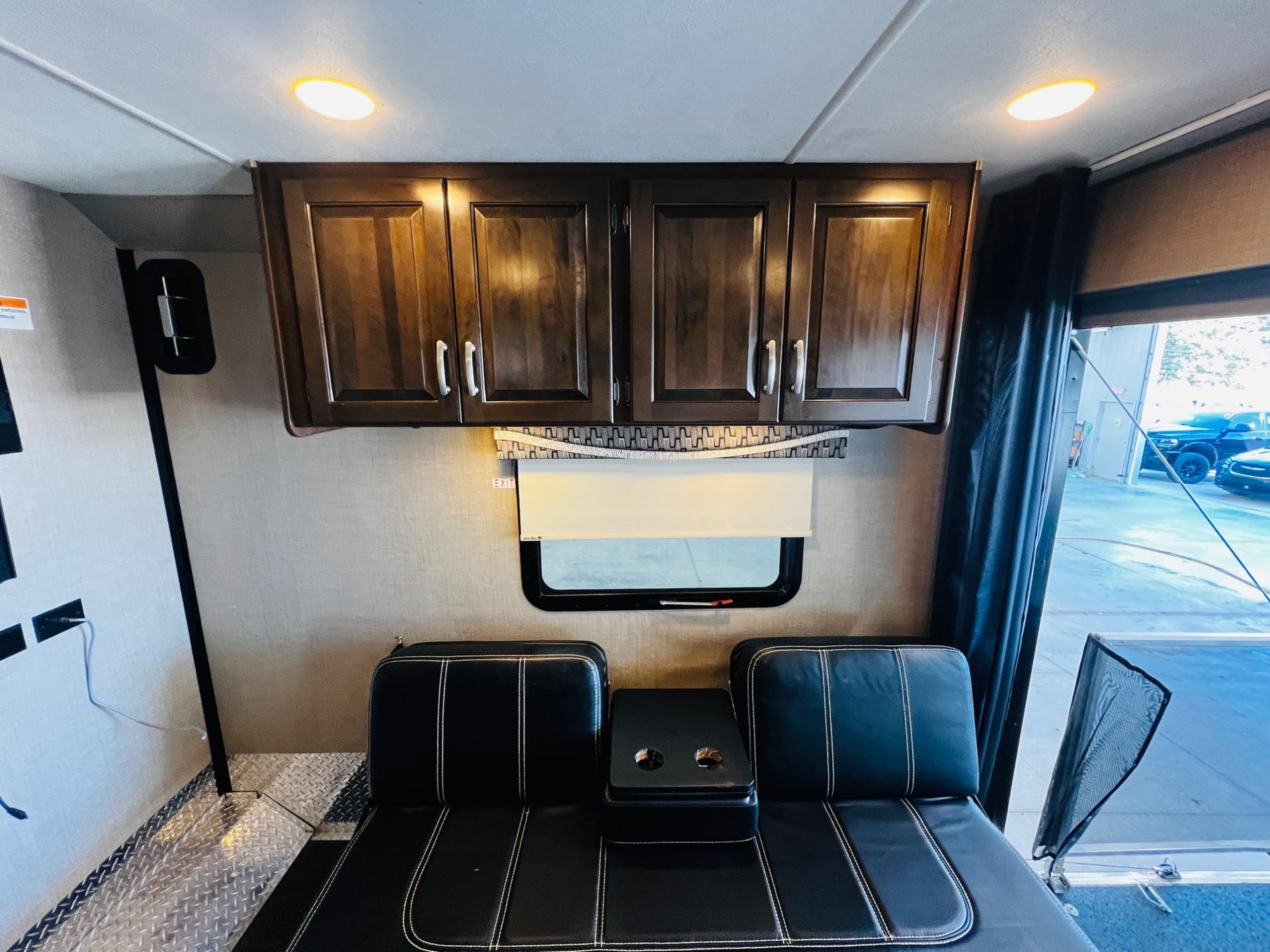 2018 Thor Motor Coach 2018 Thor Motor Coach Outlaw - thumbnail 22