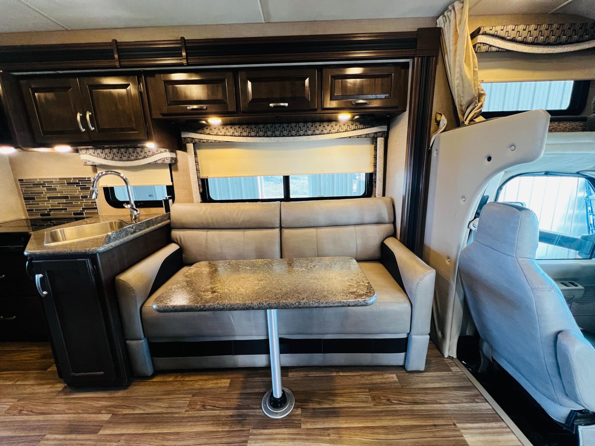 2018 Thor Motor Coach 2018 Thor Motor Coach Outlaw - thumbnail 36