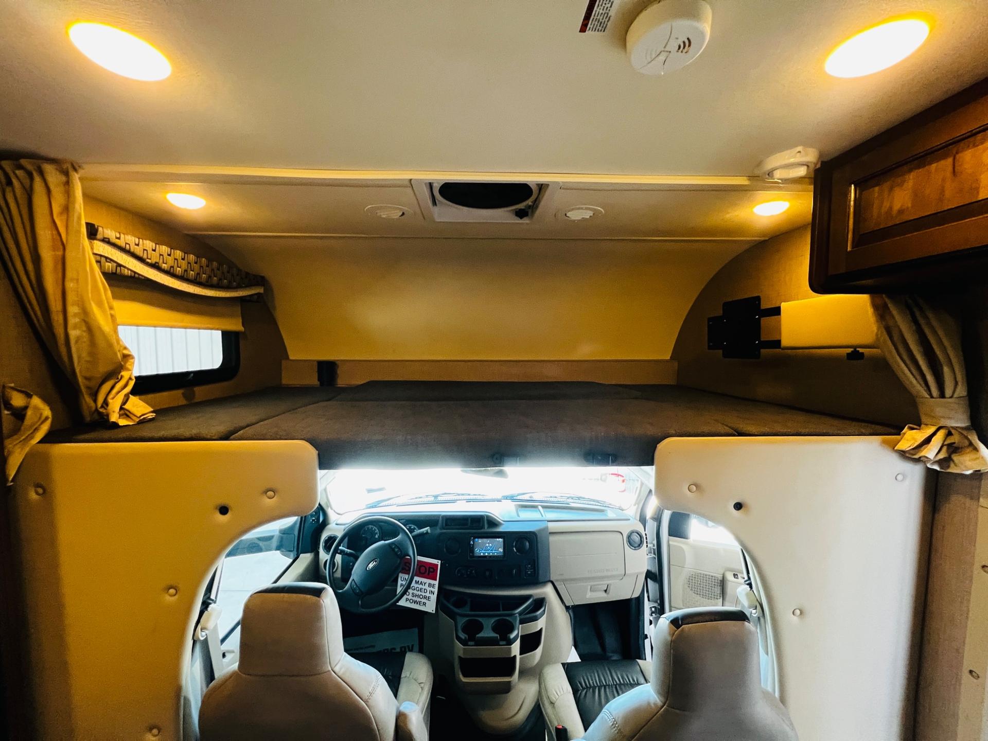 2018 Thor Motor Coach 2018 Thor Motor Coach Outlaw - thumbnail 50