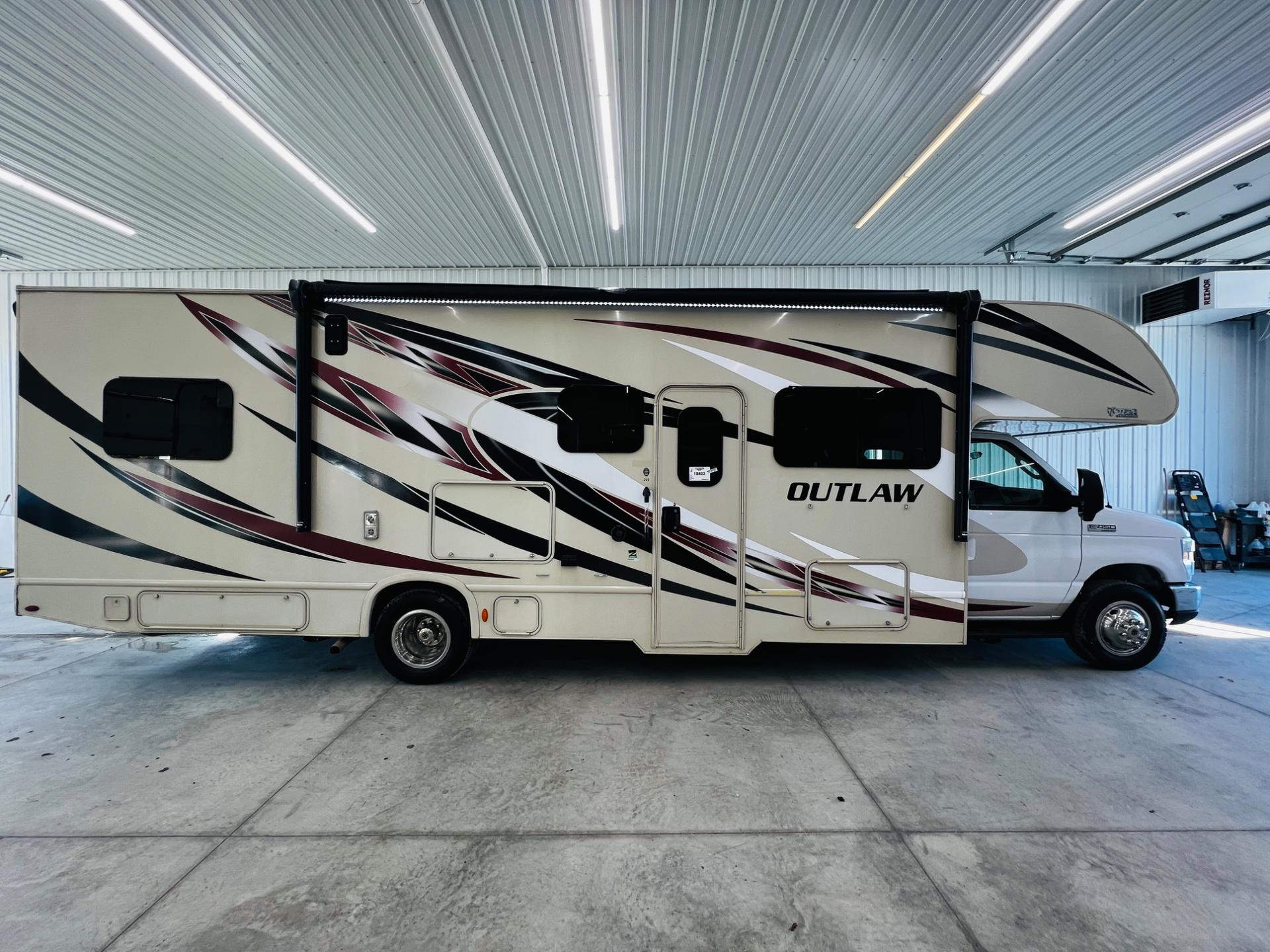 2019 Thor Motor Coach 2019 Thor Motor Coach Outlaw - thumbnail 4