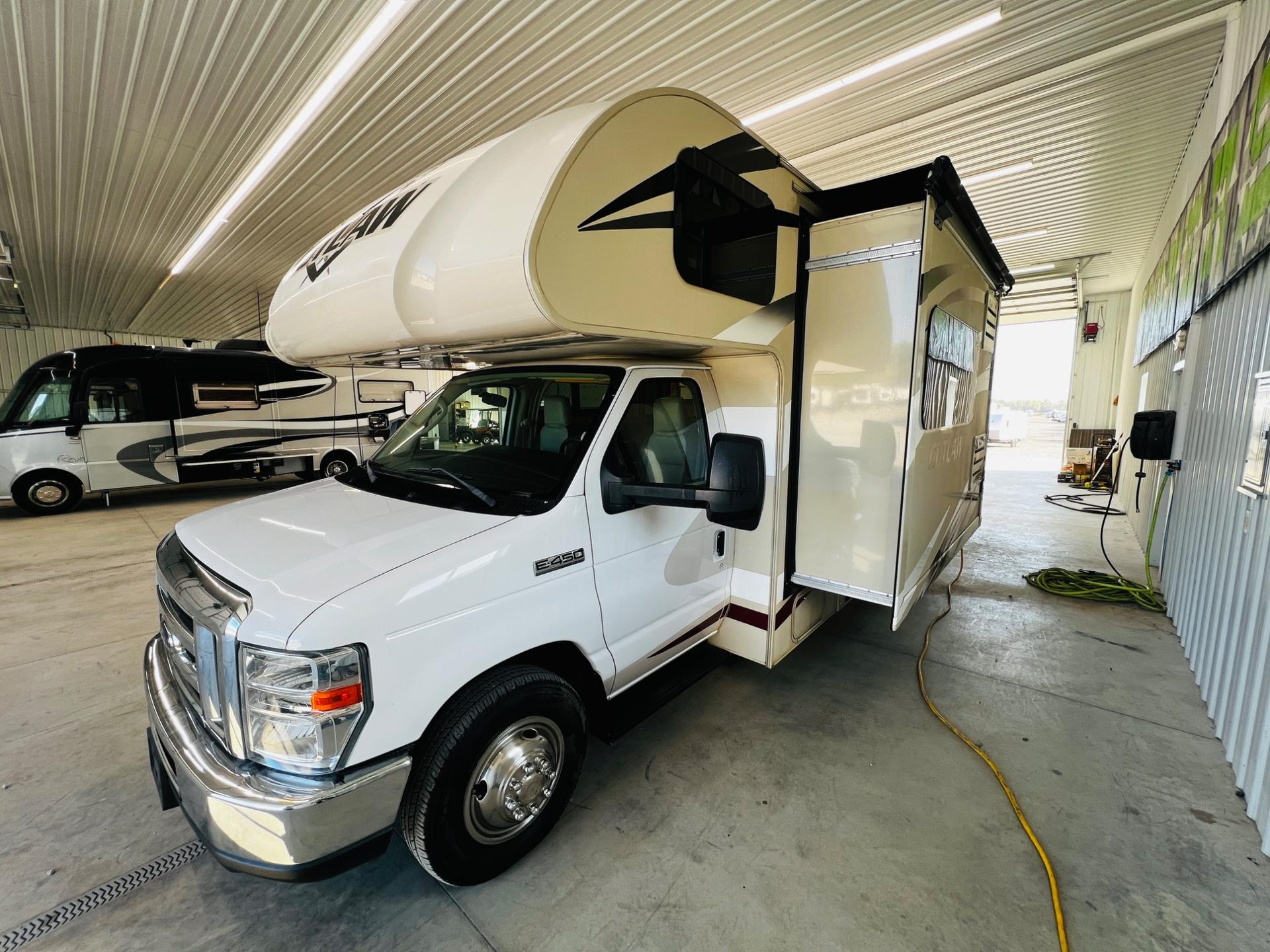 2019 Thor Motor Coach 2019 Thor Motor Coach Outlaw - thumbnail 10